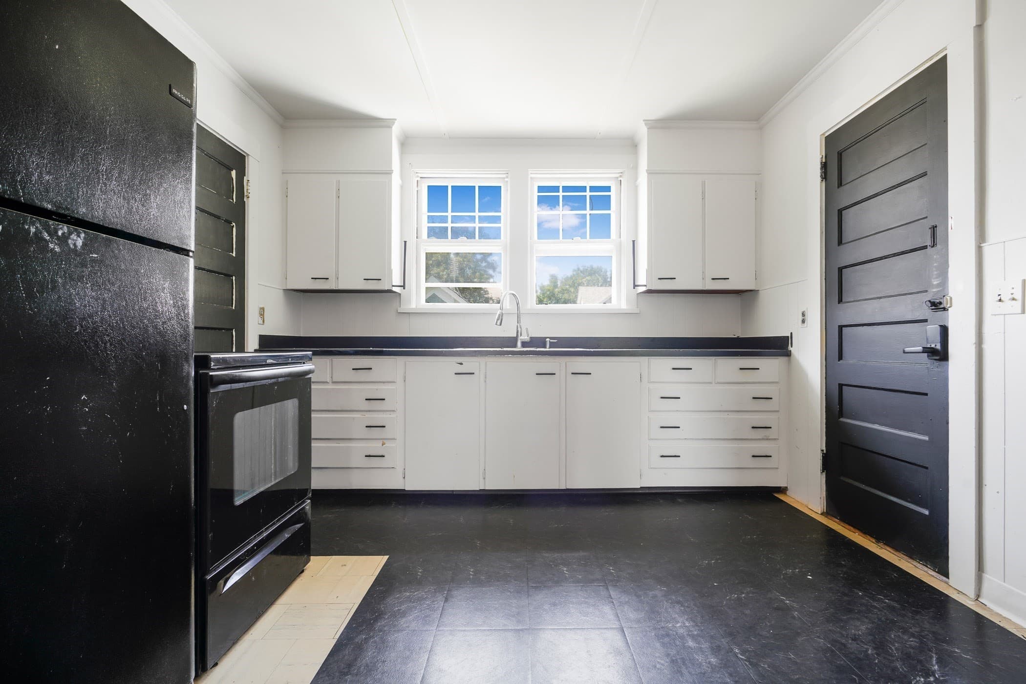3 Family at 692 Walnut St, Fall River MA 02720, Fall River, photo 23 of 39