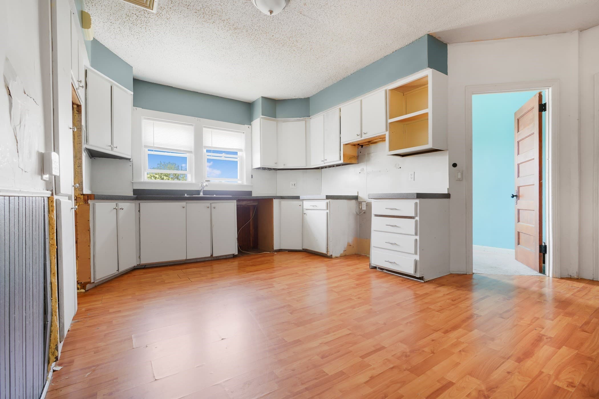 3 Family at 692 Walnut St, Fall River MA 02720, Fall River, photo 32 of 39