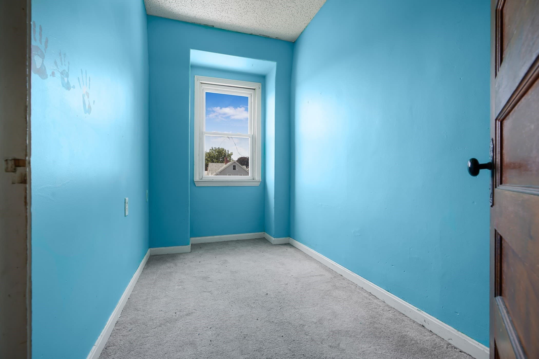 3 Family at 692 Walnut St, Fall River MA 02720, Fall River, photo 31 of 39