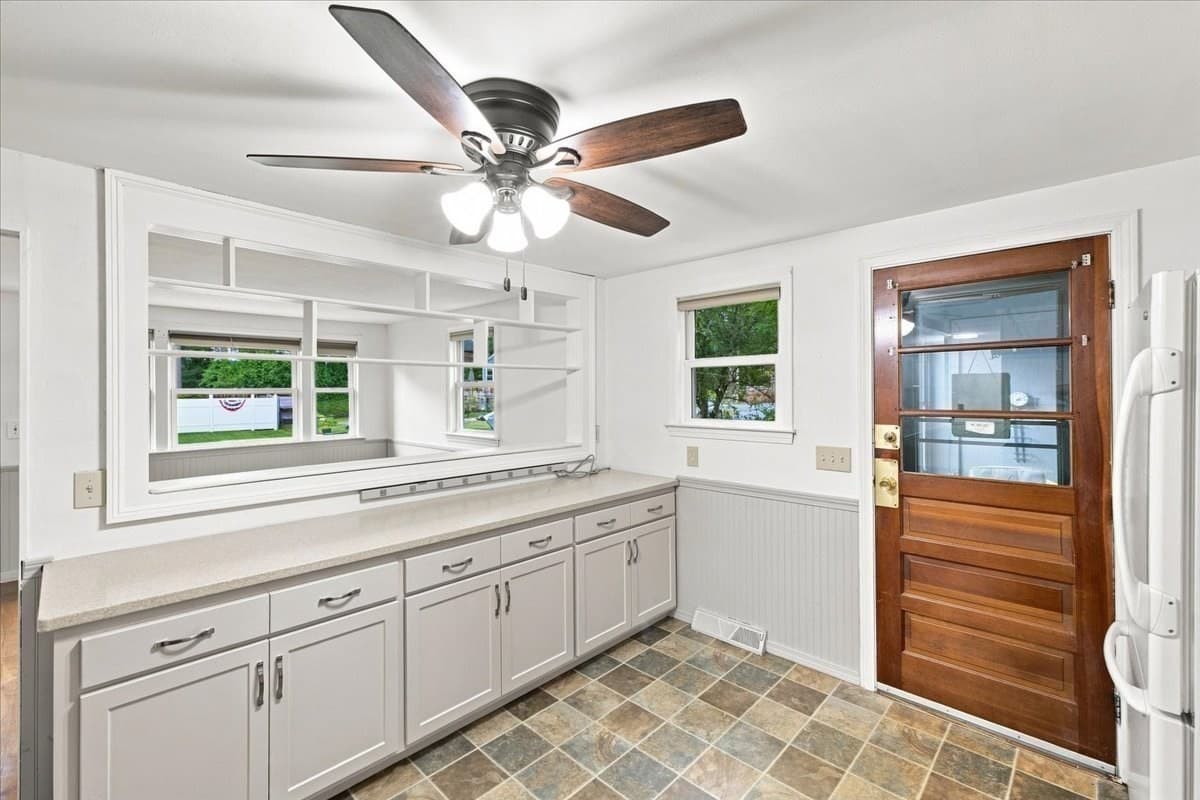 Single Family Residence at 8 Cross St, Halifax MA 02338, Halifax, photo 6 of 42
