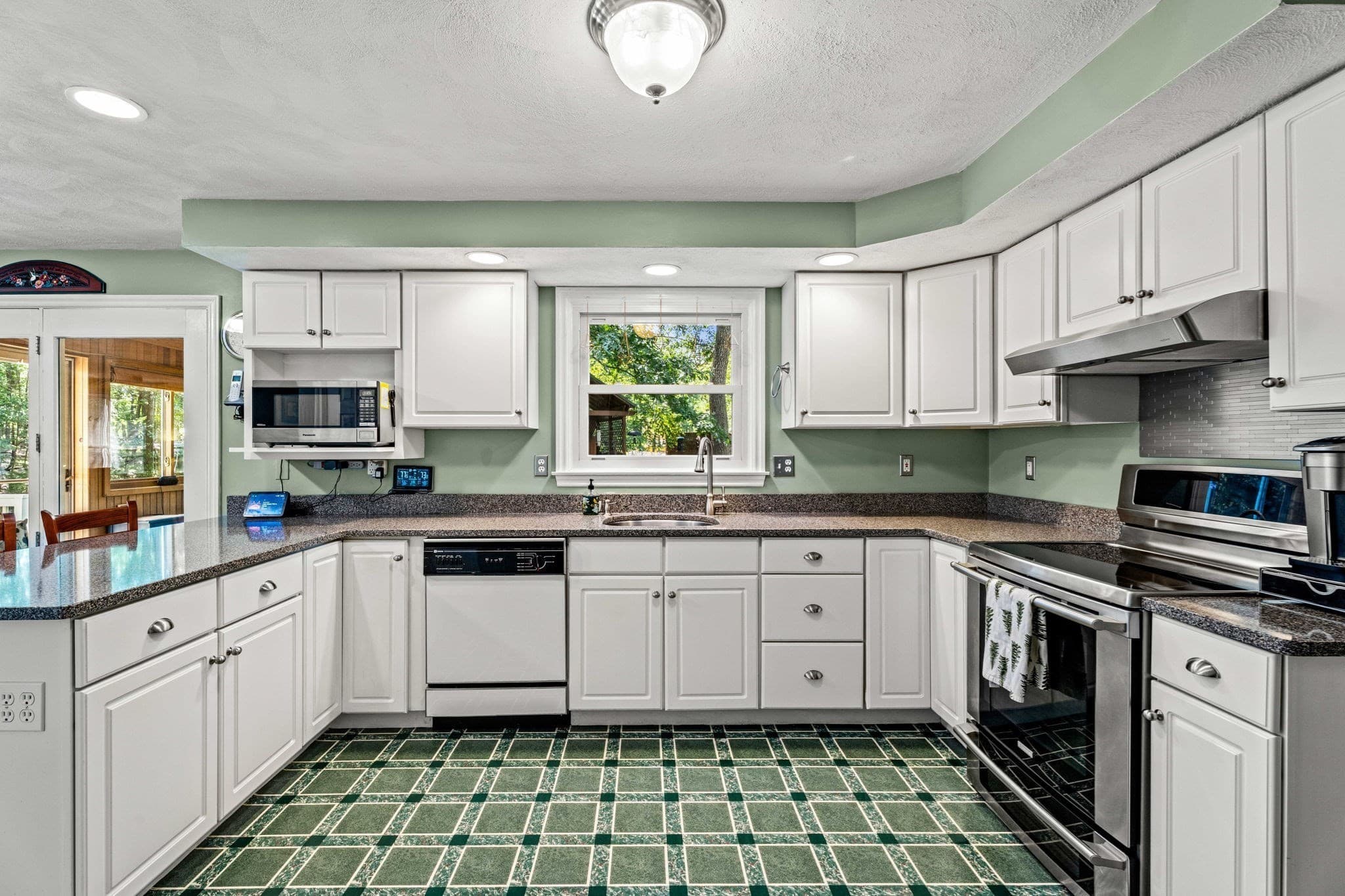 Single Family Residence at 4 Mulberry Street, Groveland MA 01834, Groveland, photo 6 of 42