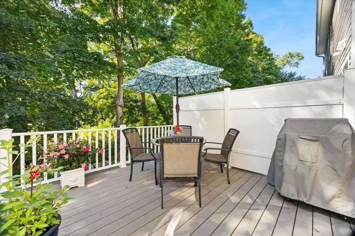 Condominium at 11 Cassidy Place # 11, Bridgewater MA 02324, Bridgewater, photo 23 of 32