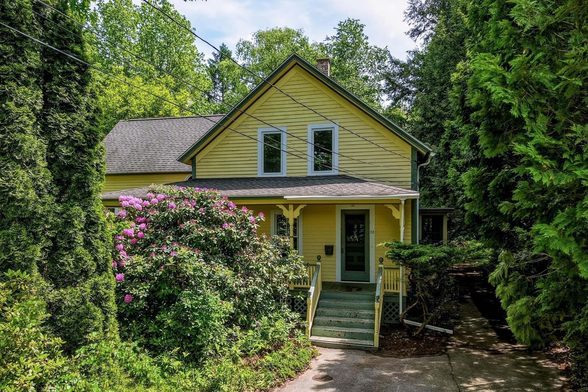 52 Baker St, Amherst MA 01002