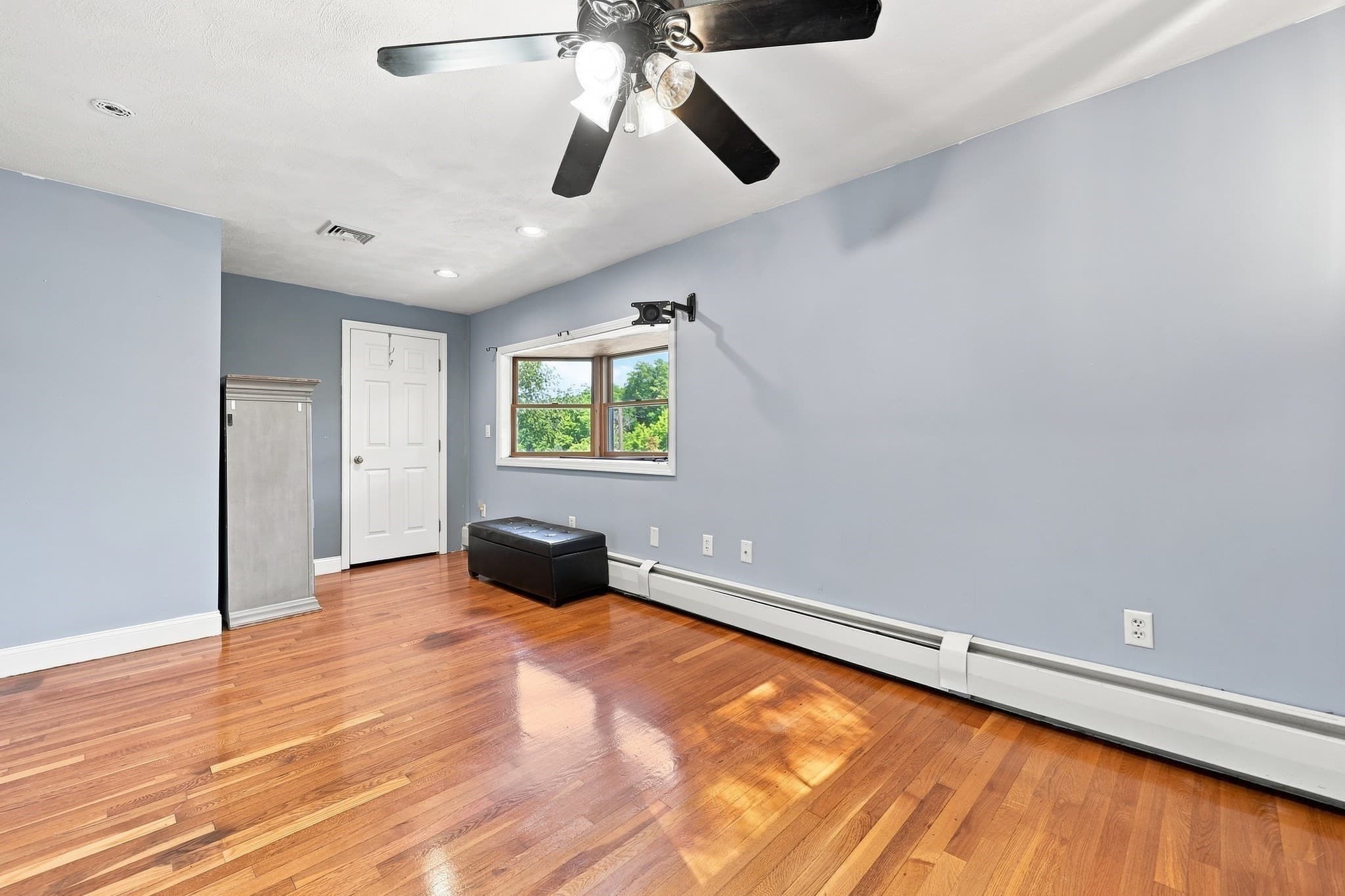 Single Family Residence at 79 Waverly Rd, Woburn MA 01801, Woburn, photo 20 of 37