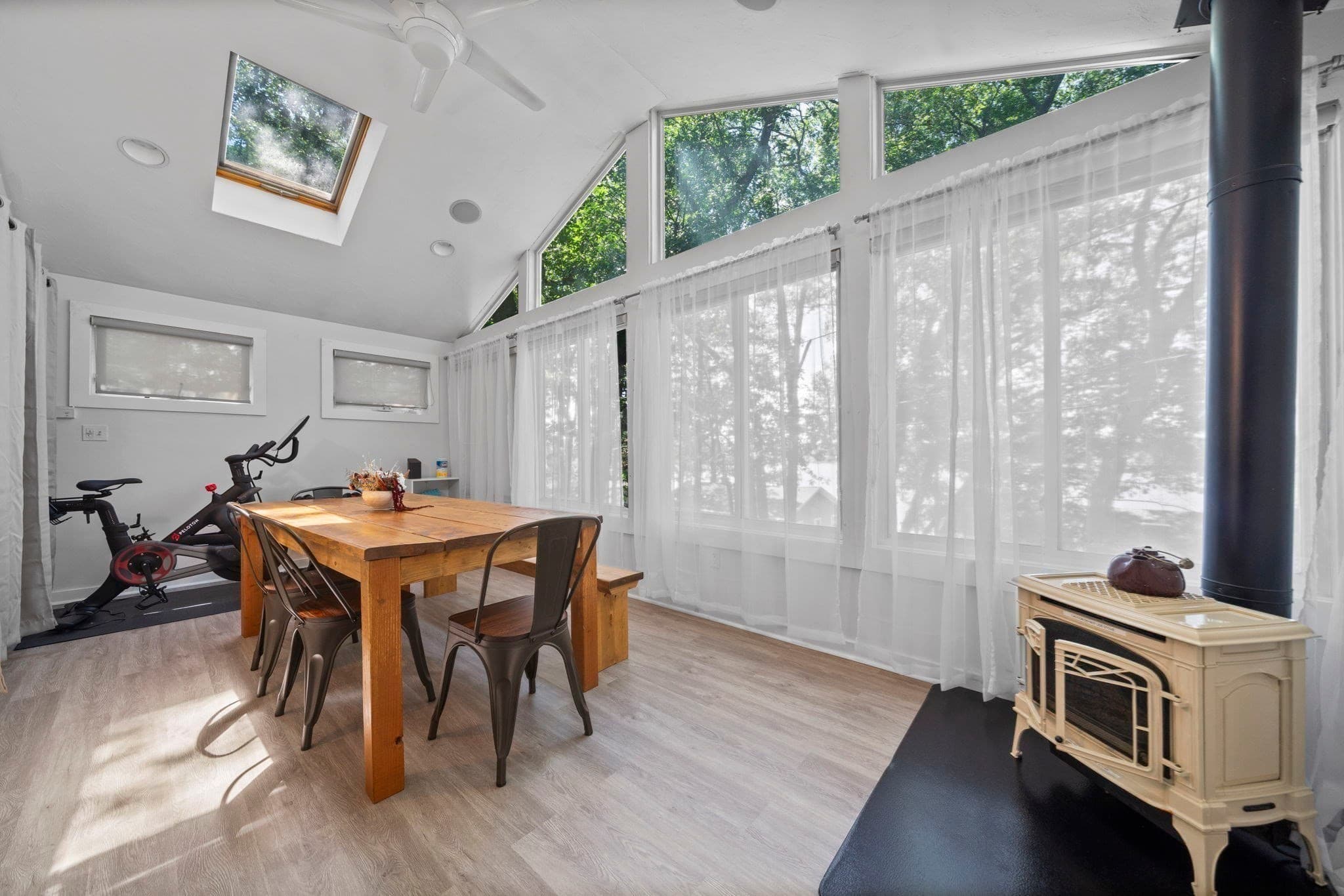 Single Family Residence at 15 Morningside Path, Weymouth MA 02189, photo 16 of 38