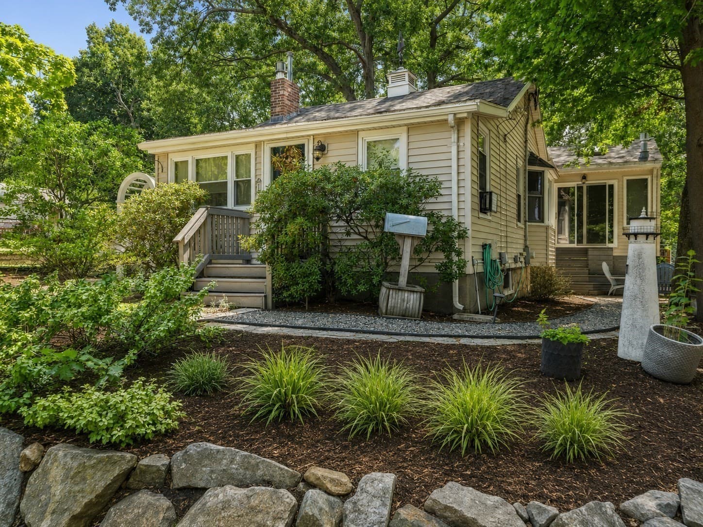 Single Family Residence at 15 Morningside Path, Weymouth MA 02189, photo 3 of 38