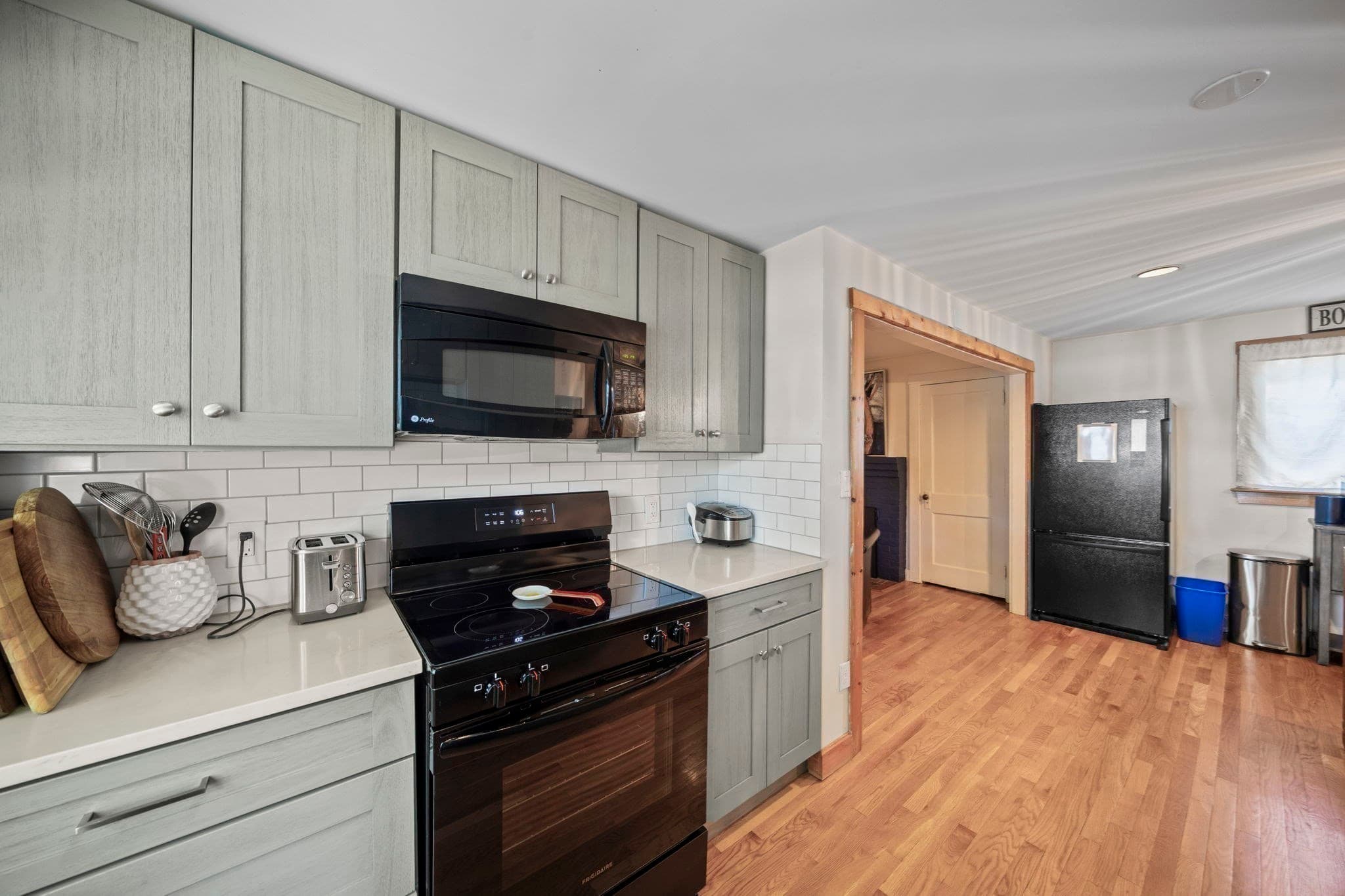 Single Family Residence at 15 Morningside Path, Weymouth MA 02189, photo 9 of 38
