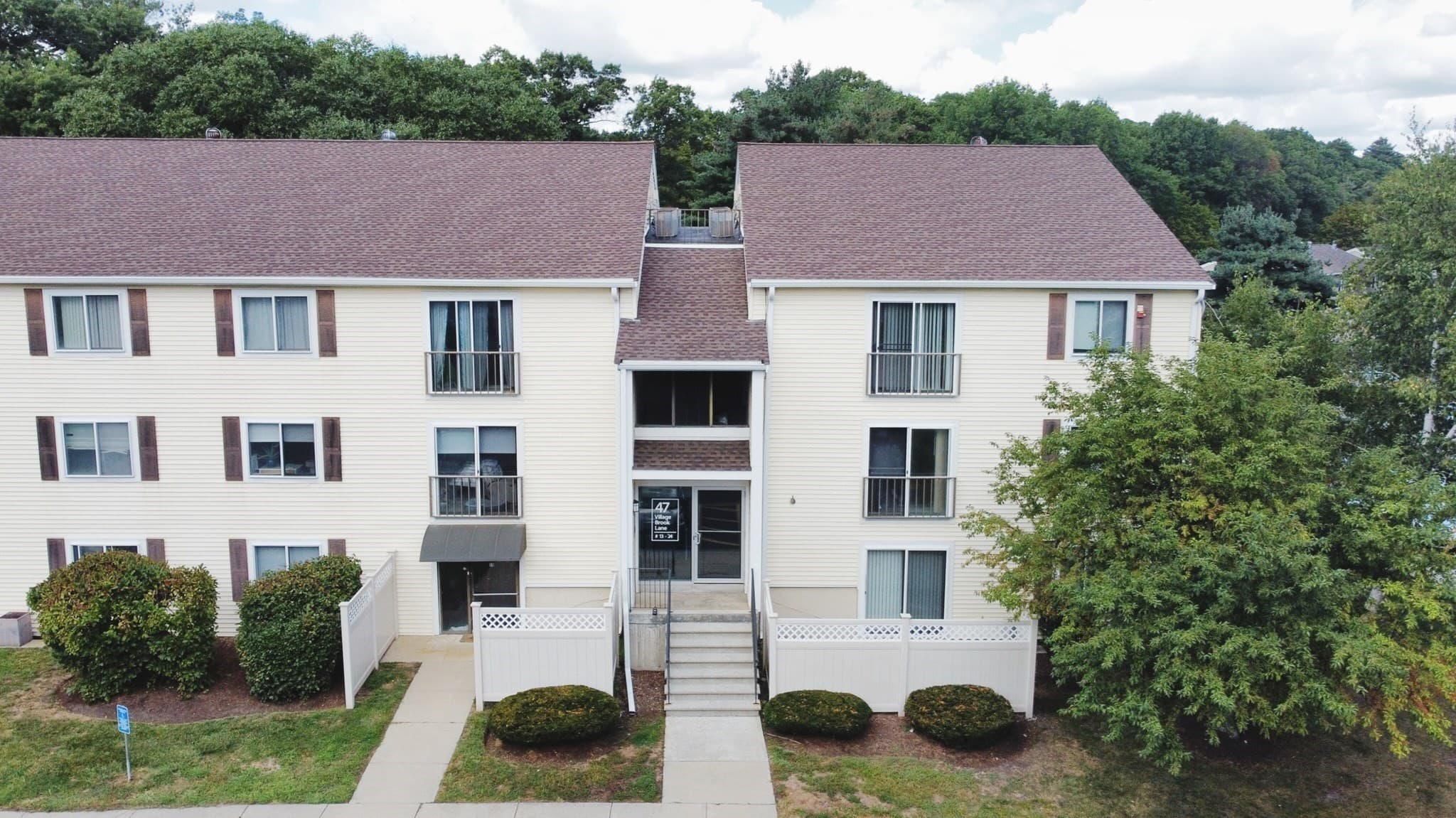 47 Village Brook Ln # 14, Natick MA 01760