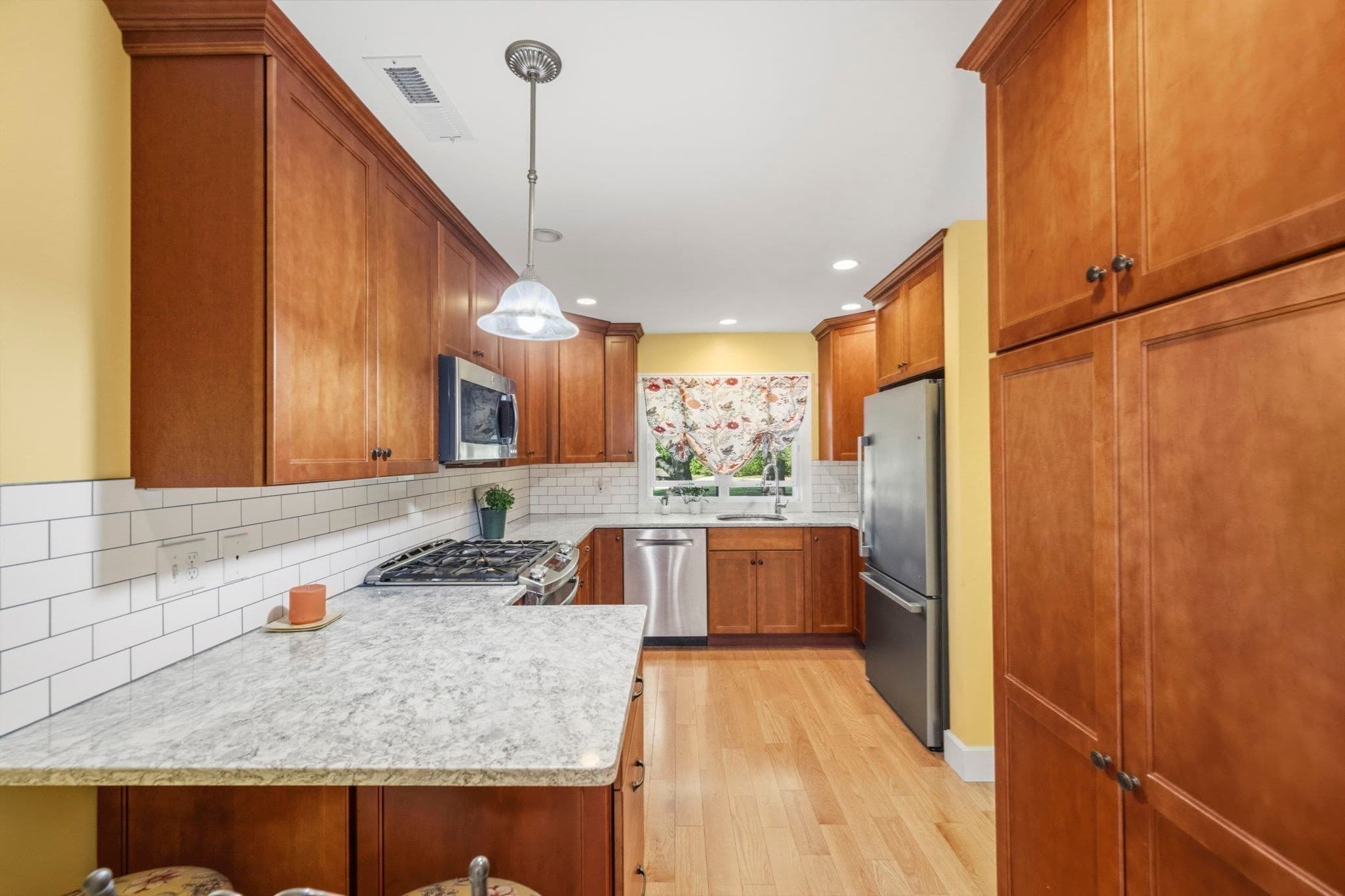 Condominium at 17 Walnut Court # 17, Rockland MA 02370, Rockland, photo 14 of 36