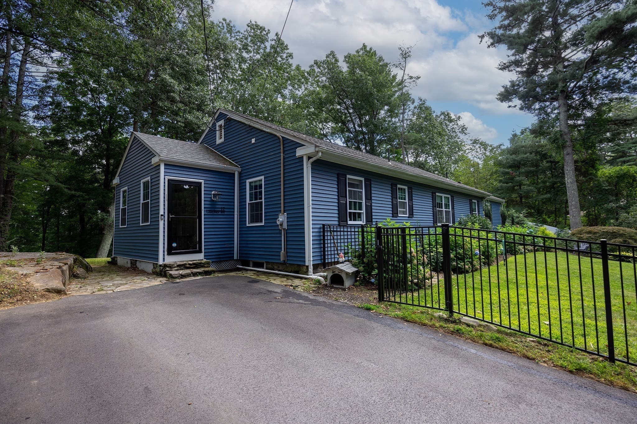 Single Family Residence at 17 Gardner Ave, Sturbridge MA 01566, Sturbridge, photo 4 of 41