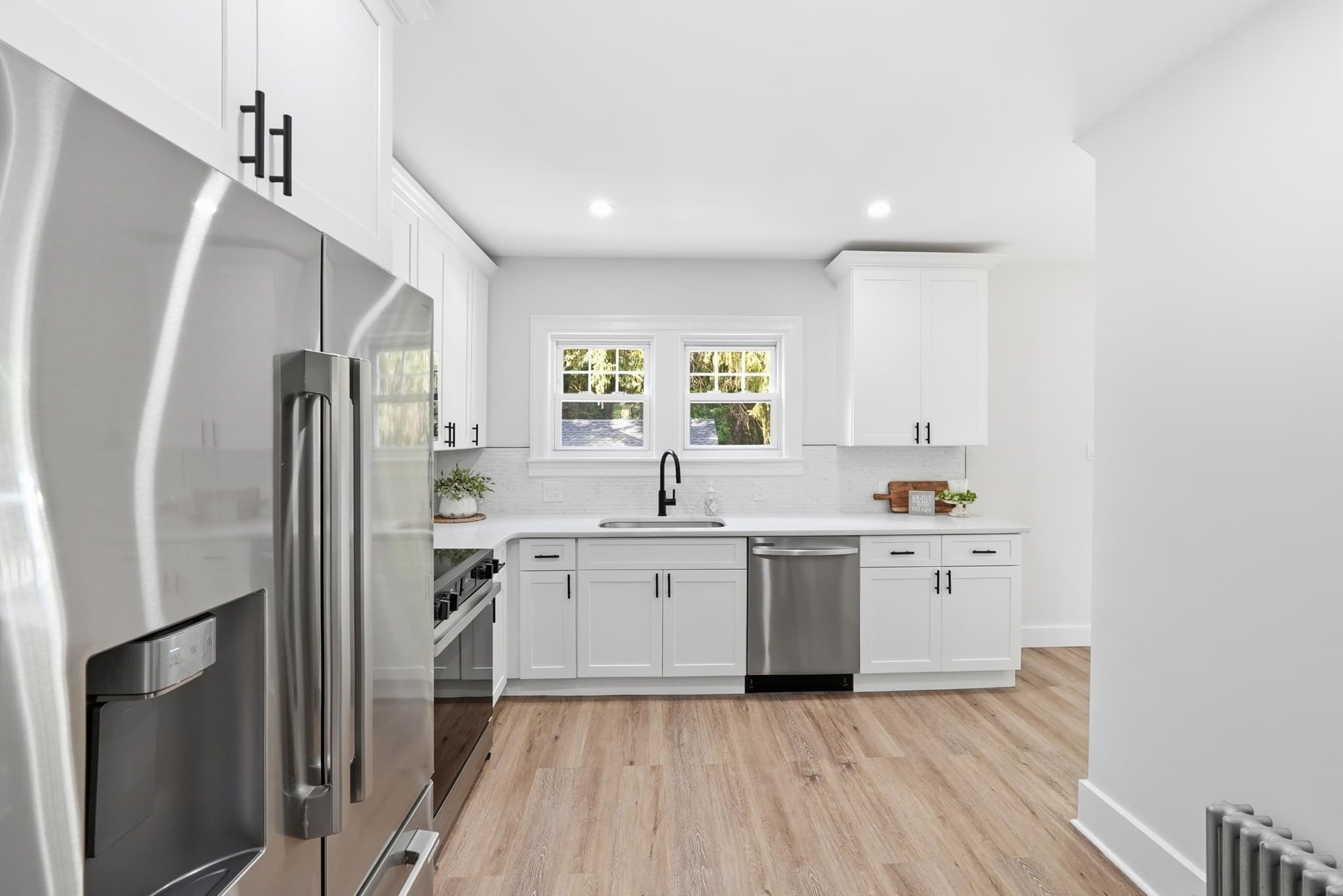 Single Family Residence at 28 Southold Rd, Worcester MA 01607, Worcester, photo 13 of 42
