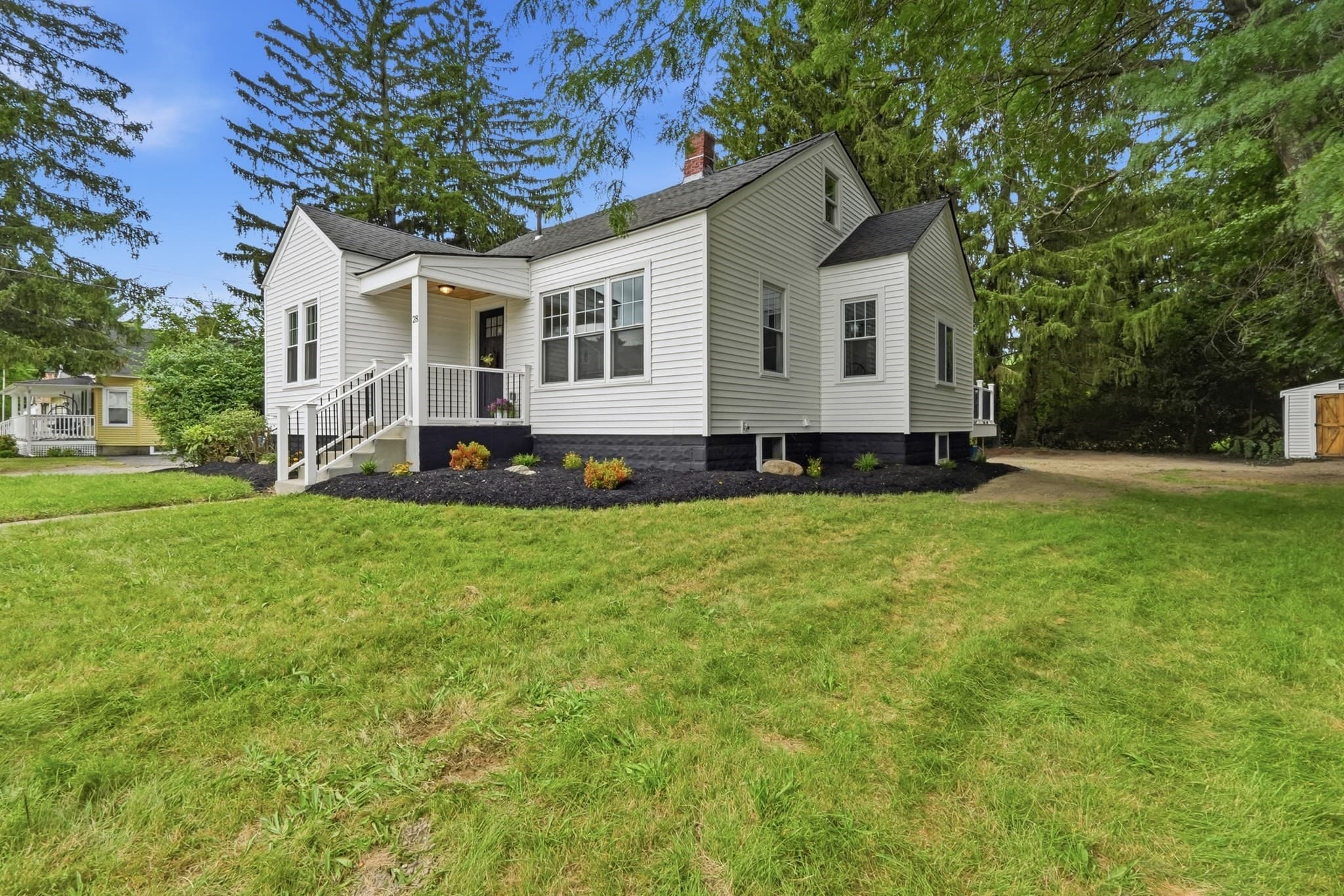 Single Family Residence at 28 Southold Rd, Worcester MA 01607, Worcester, photo 3 of 42