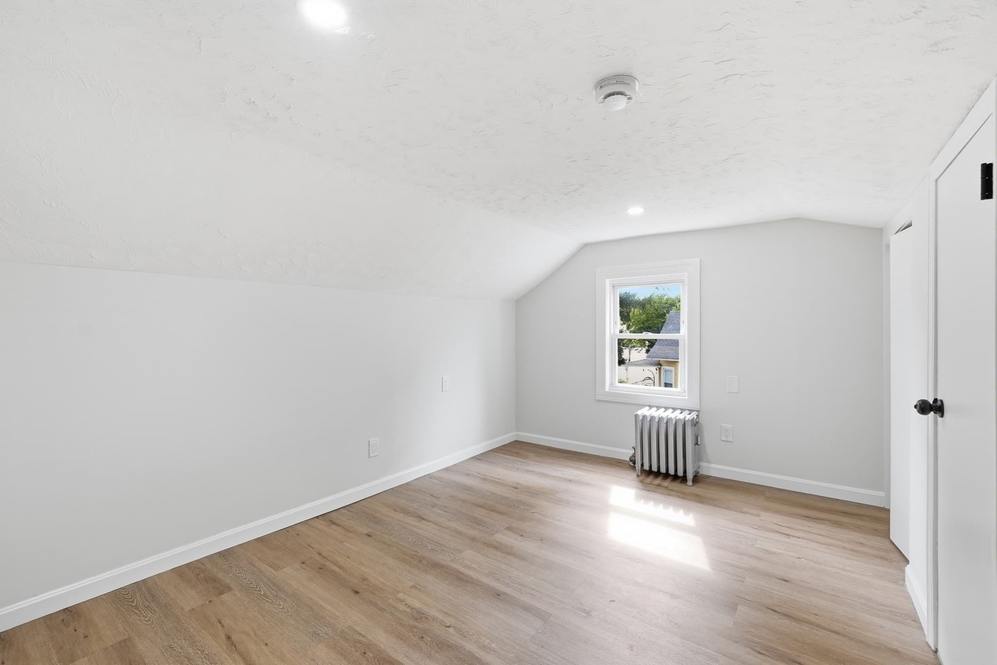 Single Family Residence at 28 Southold Rd, Worcester MA 01607, Worcester, photo 28 of 42