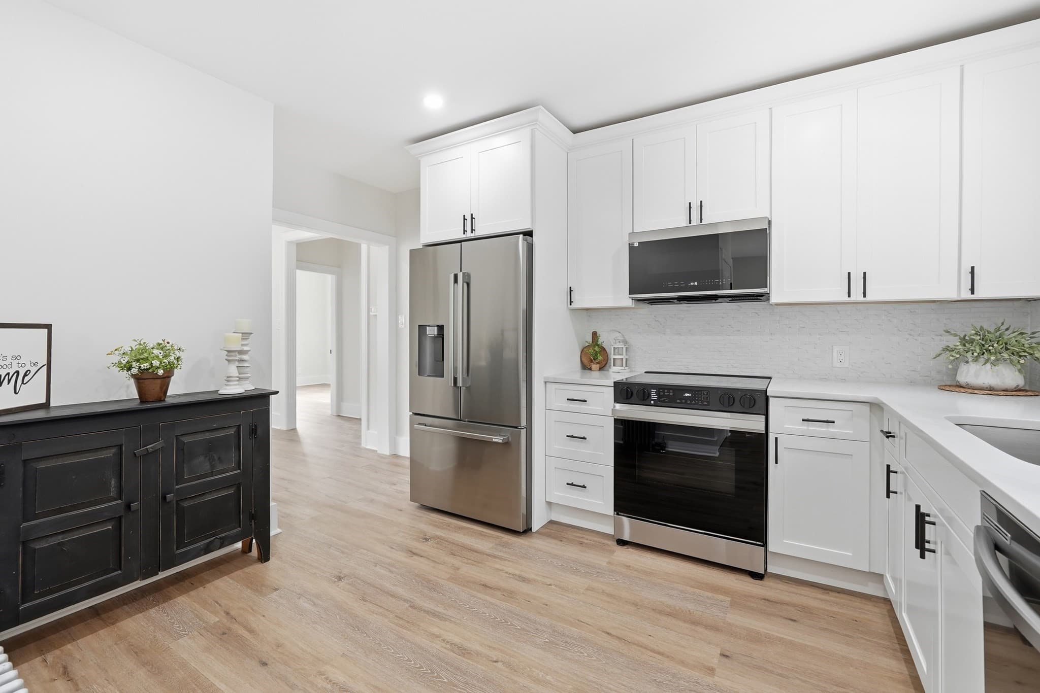 Single Family Residence at 28 Southold Rd, Worcester MA 01607, Worcester, photo 14 of 42