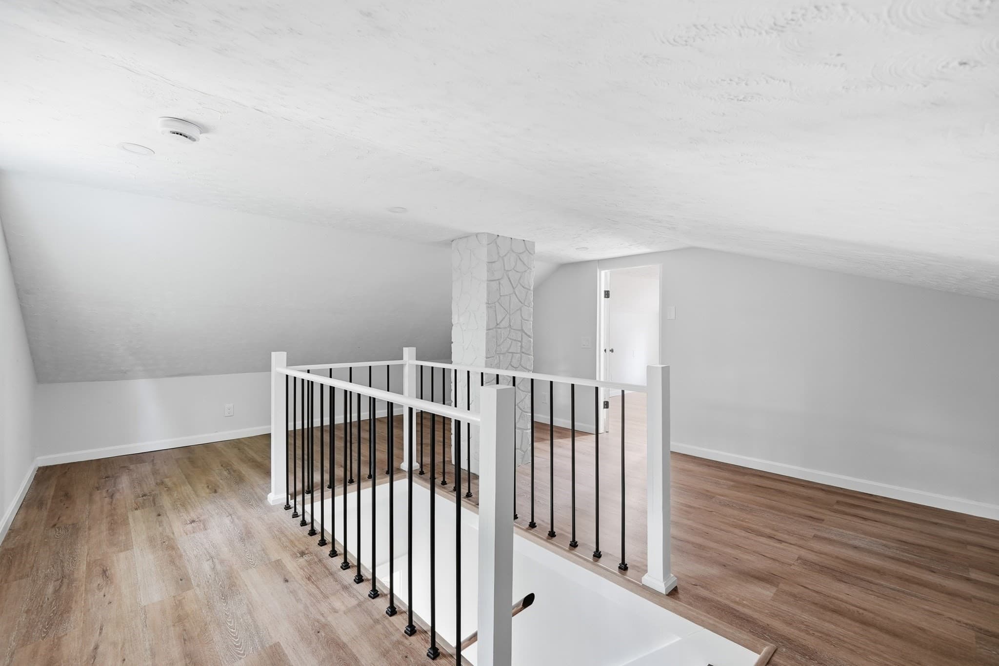 Single Family Residence at 28 Southold Rd, Worcester MA 01607, Worcester, photo 31 of 42
