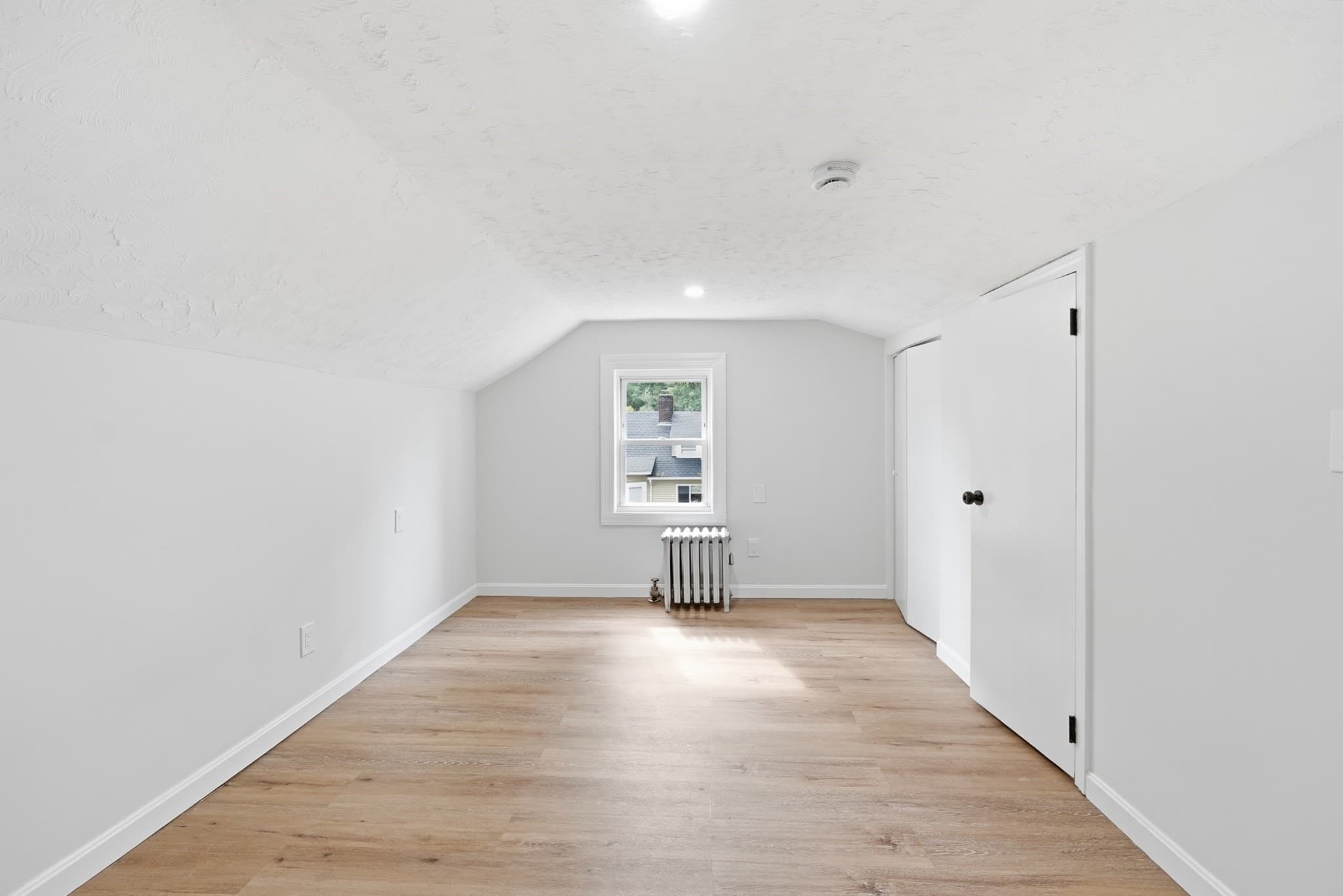 Single Family Residence at 28 Southold Rd, Worcester MA 01607, Worcester, photo 29 of 42