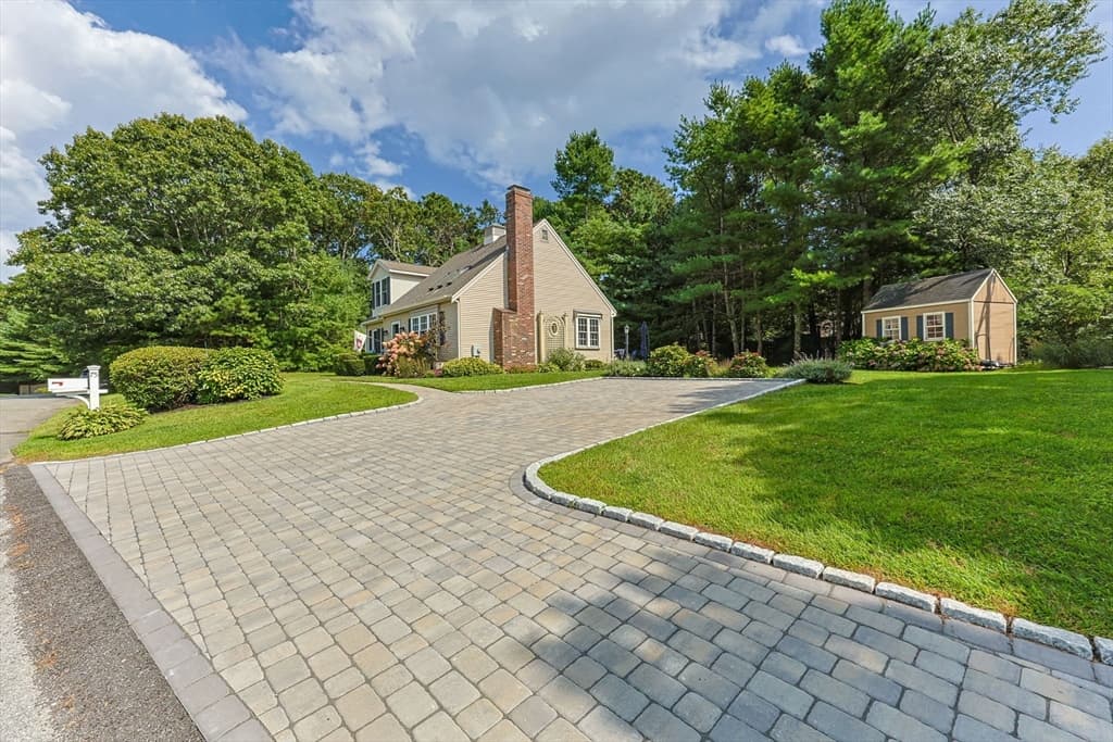 Single Family Residence at 75 Jobys Ln, Barnstable MA 02655, Barnstable, photo 3 of 28