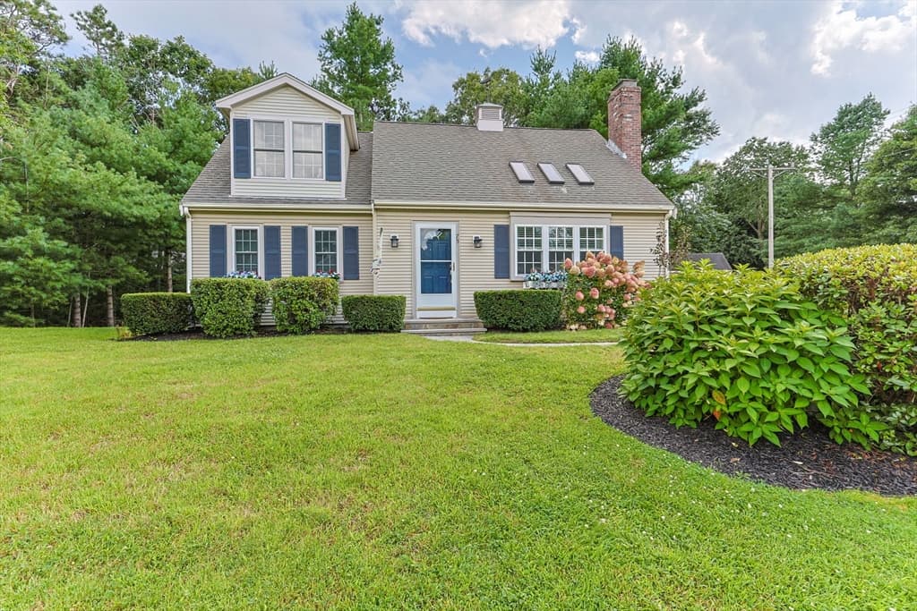 75 Jobys Ln, Barnstable MA 02655