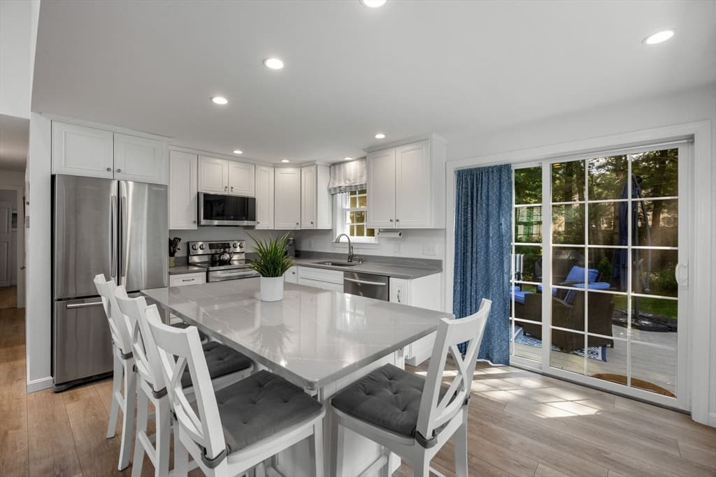 Single Family Residence at 75 Jobys Ln, Barnstable MA 02655, Barnstable, photo 9 of 28