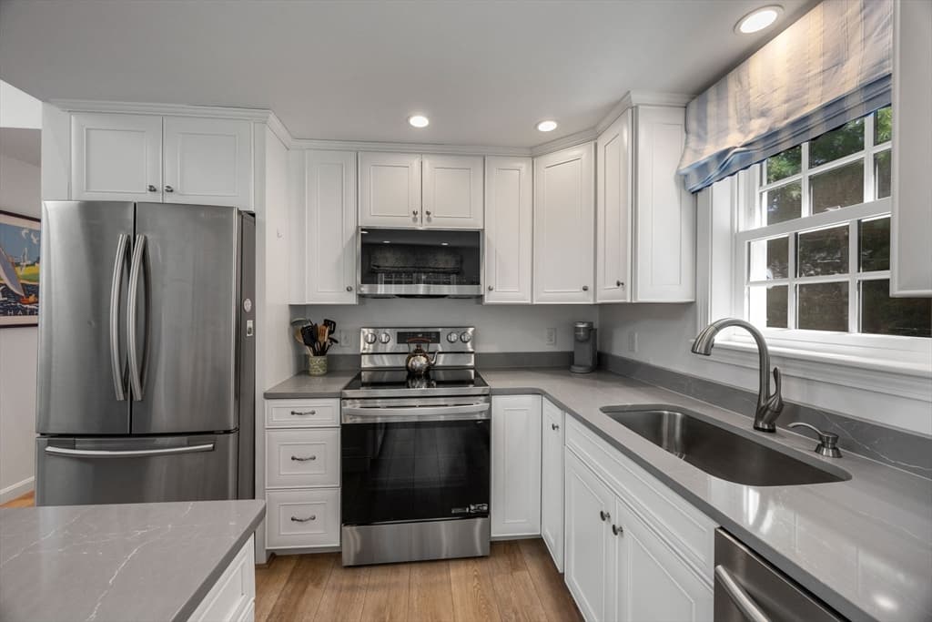 Single Family Residence at 75 Jobys Ln, Barnstable MA 02655, Barnstable, photo 10 of 28