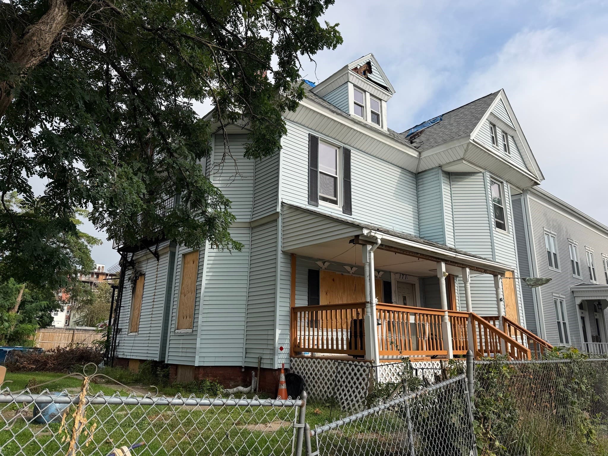 Multi Family at 171 Beech St, Holyoke MA 01040, Holyoke, photo 2 of 15
