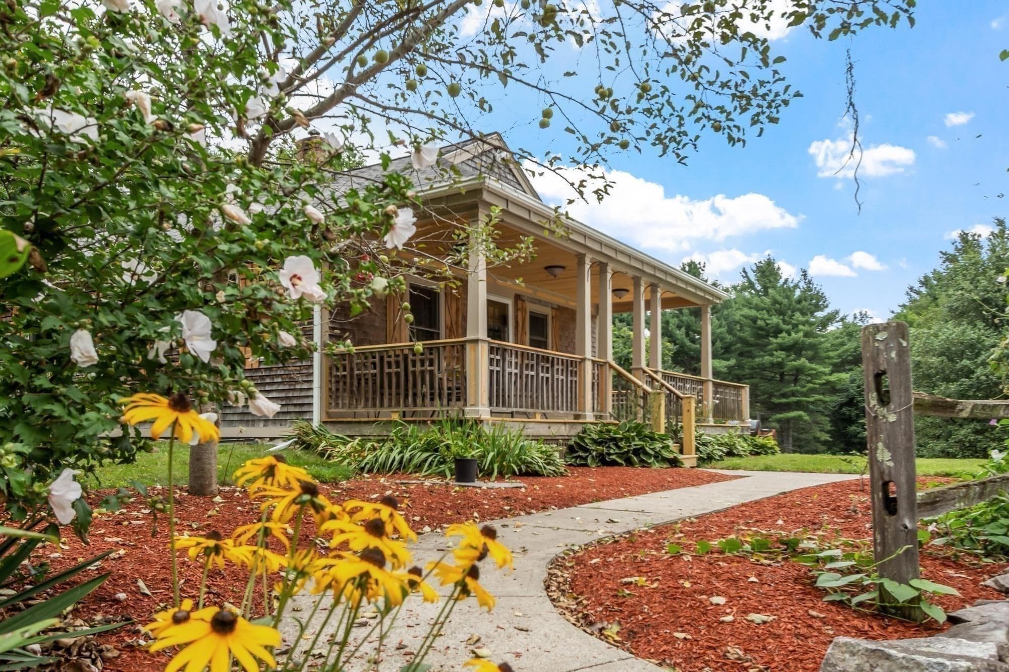Single Family Residence at 16-18 Curboy Rd, Sturbridge MA 01566, Sturbridge, photo 2 of 41