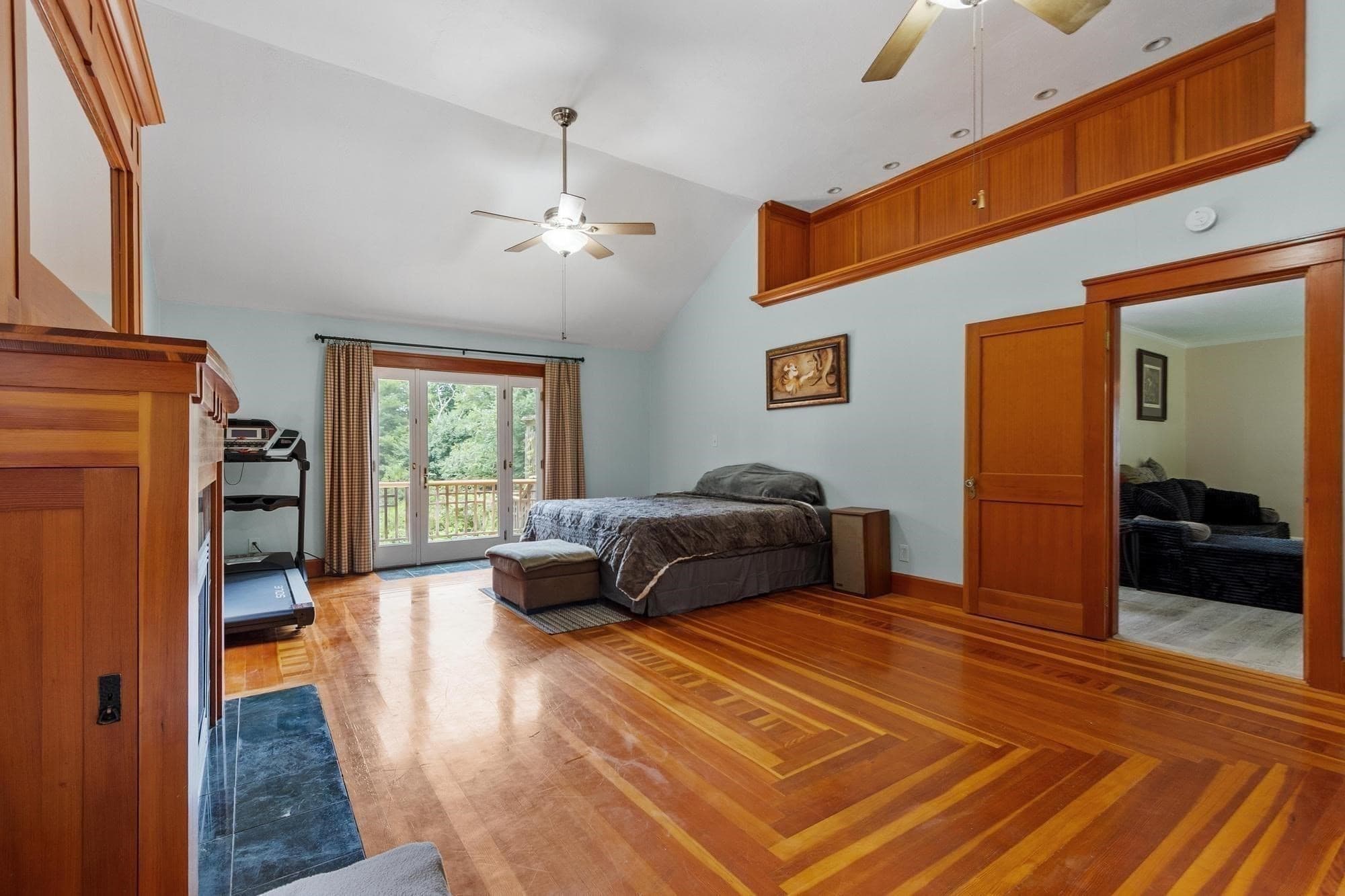 Single Family Residence at 16-18 Curboy Rd, Sturbridge MA 01566, Sturbridge, photo 5 of 41