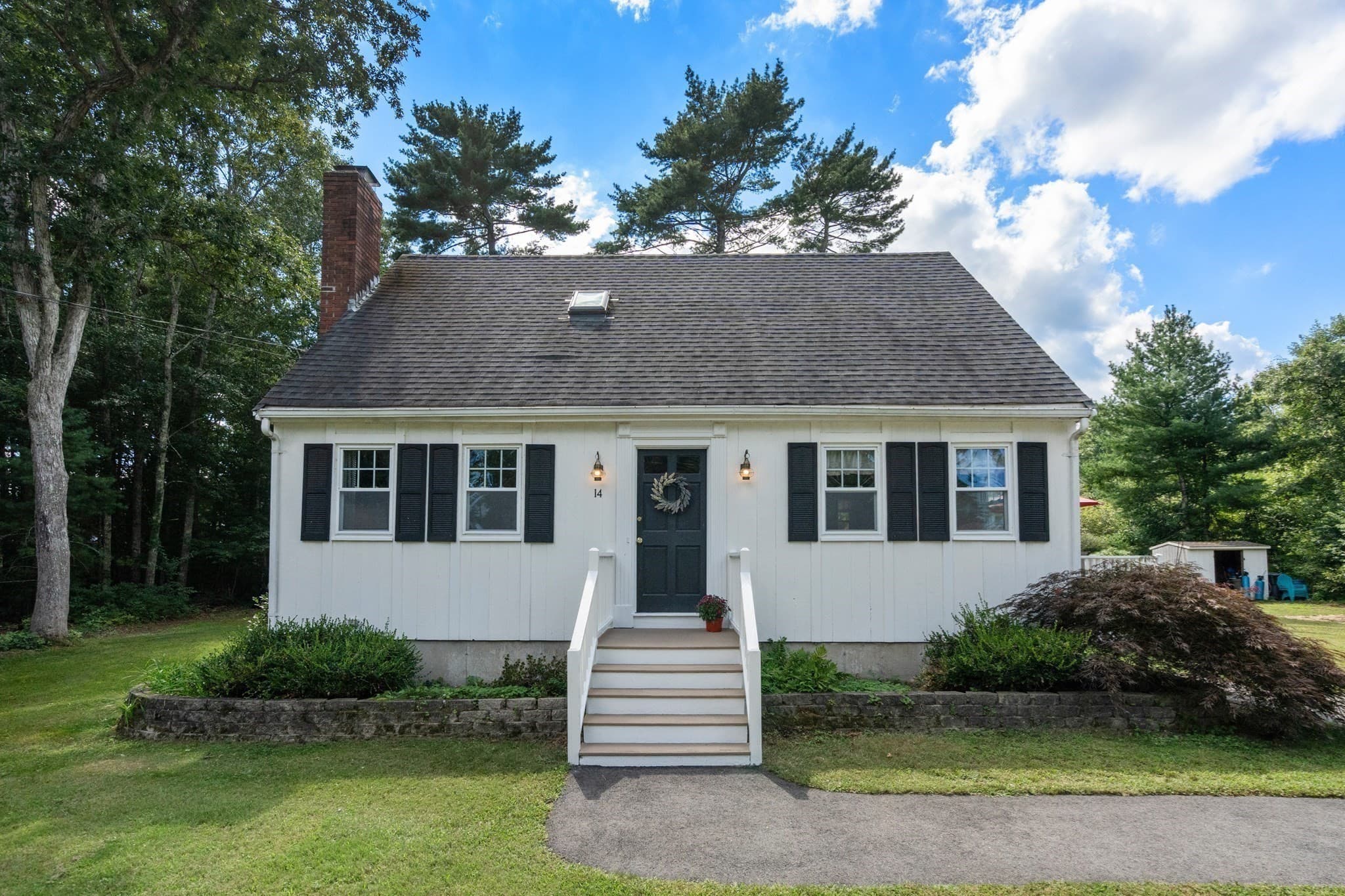 14 Lucas St, Carver MA 02330