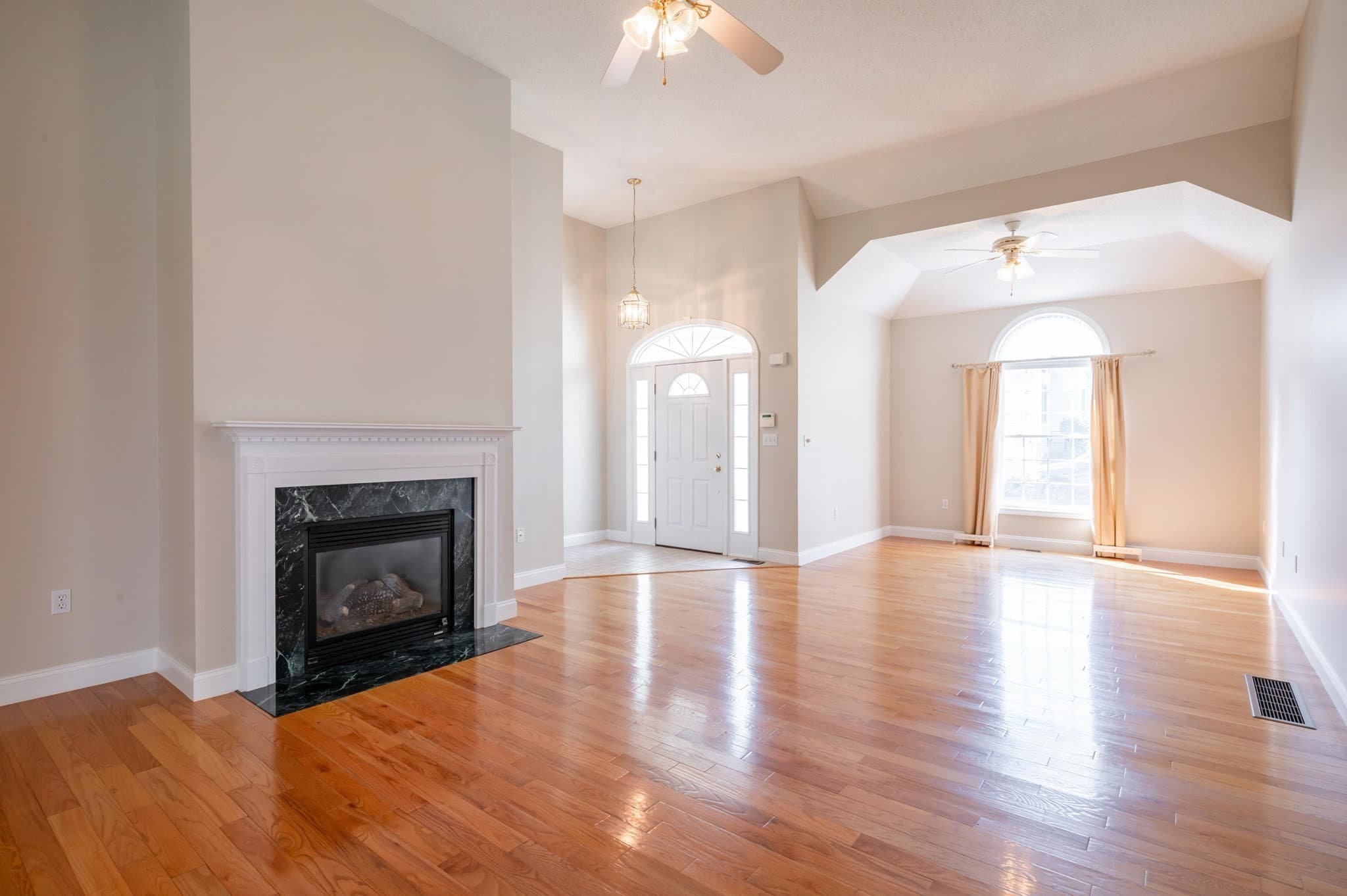 Condominium at 30 Holly Lane # 30, Dracut MA 01826, photo 2 of 42