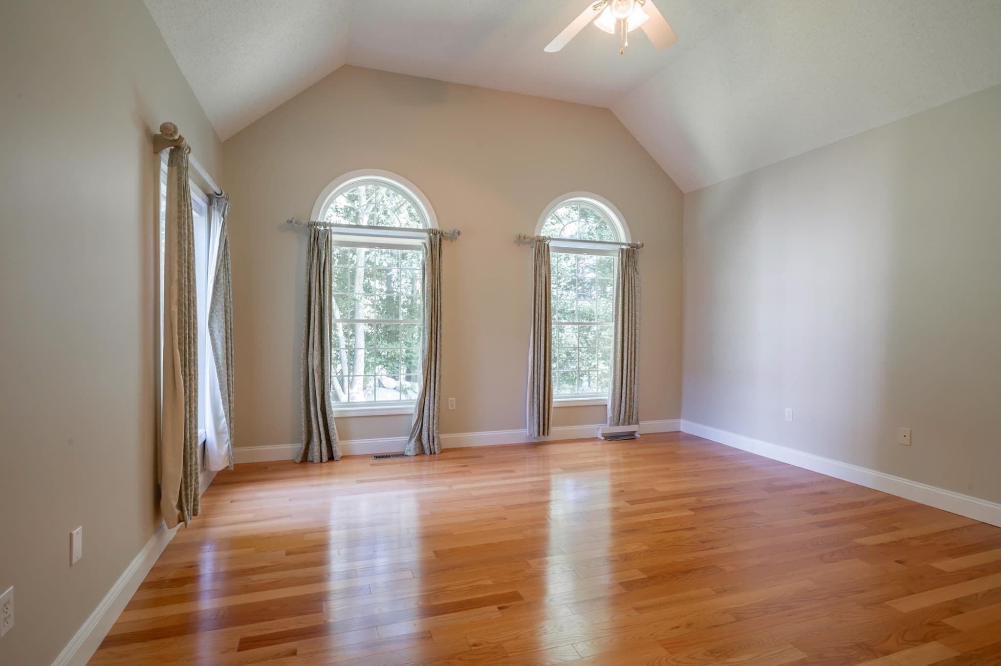 Condominium at 30 Holly Lane # 30, Dracut MA 01826, photo 18 of 42