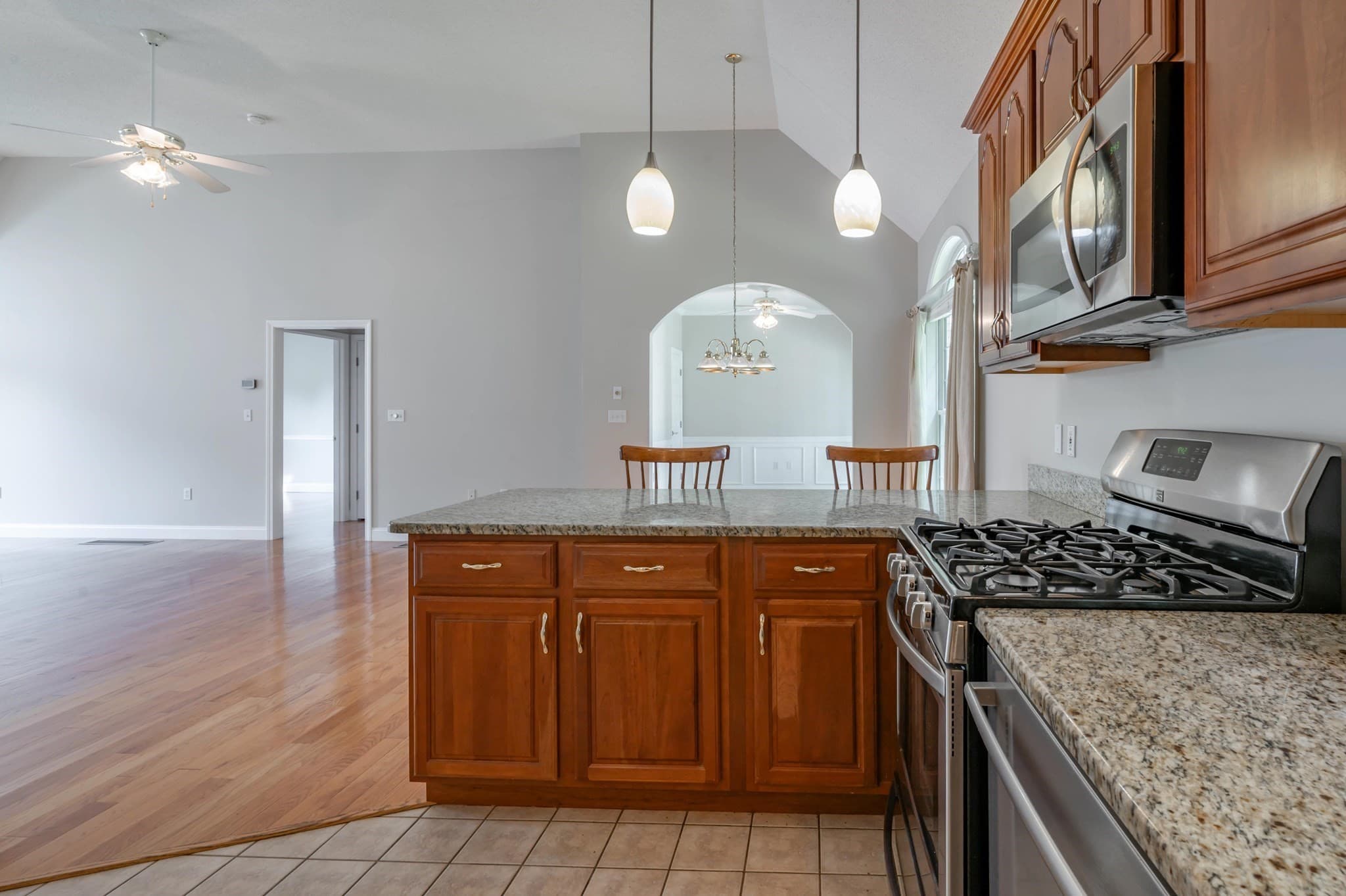 Condominium at 30 Holly Lane # 30, Dracut MA 01826, photo 11 of 42