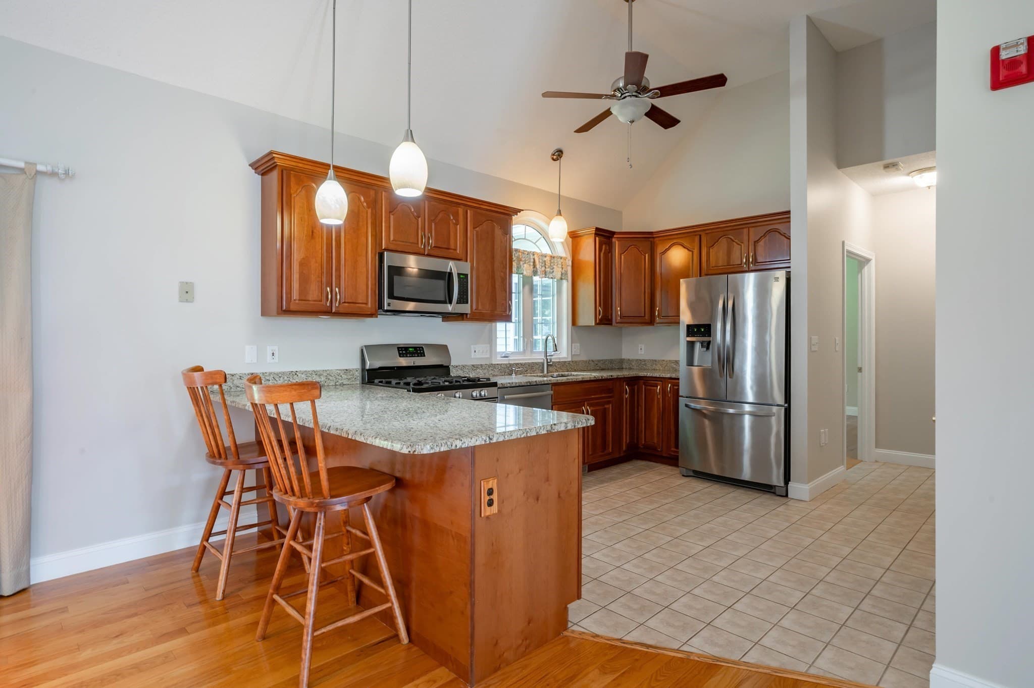 Condominium at 30 Holly Lane # 30, Dracut MA 01826, photo 8 of 42