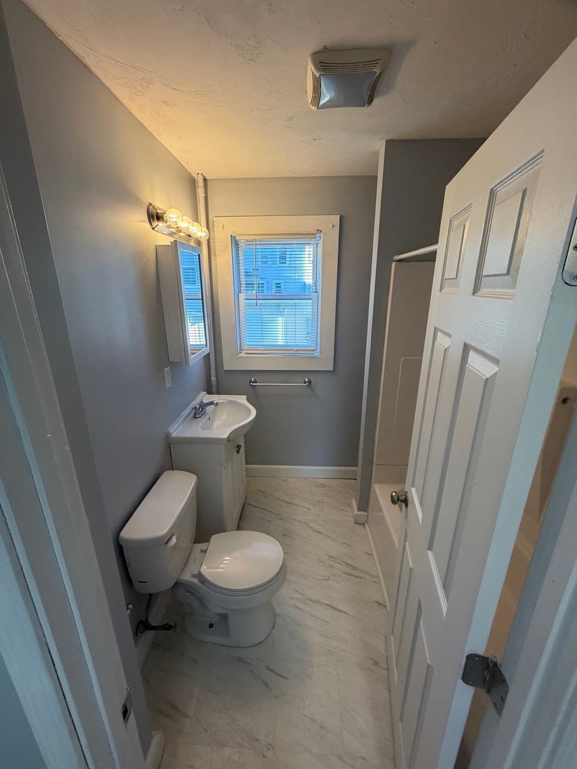 3 Family at 74 Ellis St, Brockton MA 02301, Brockton, photo 6 of 40