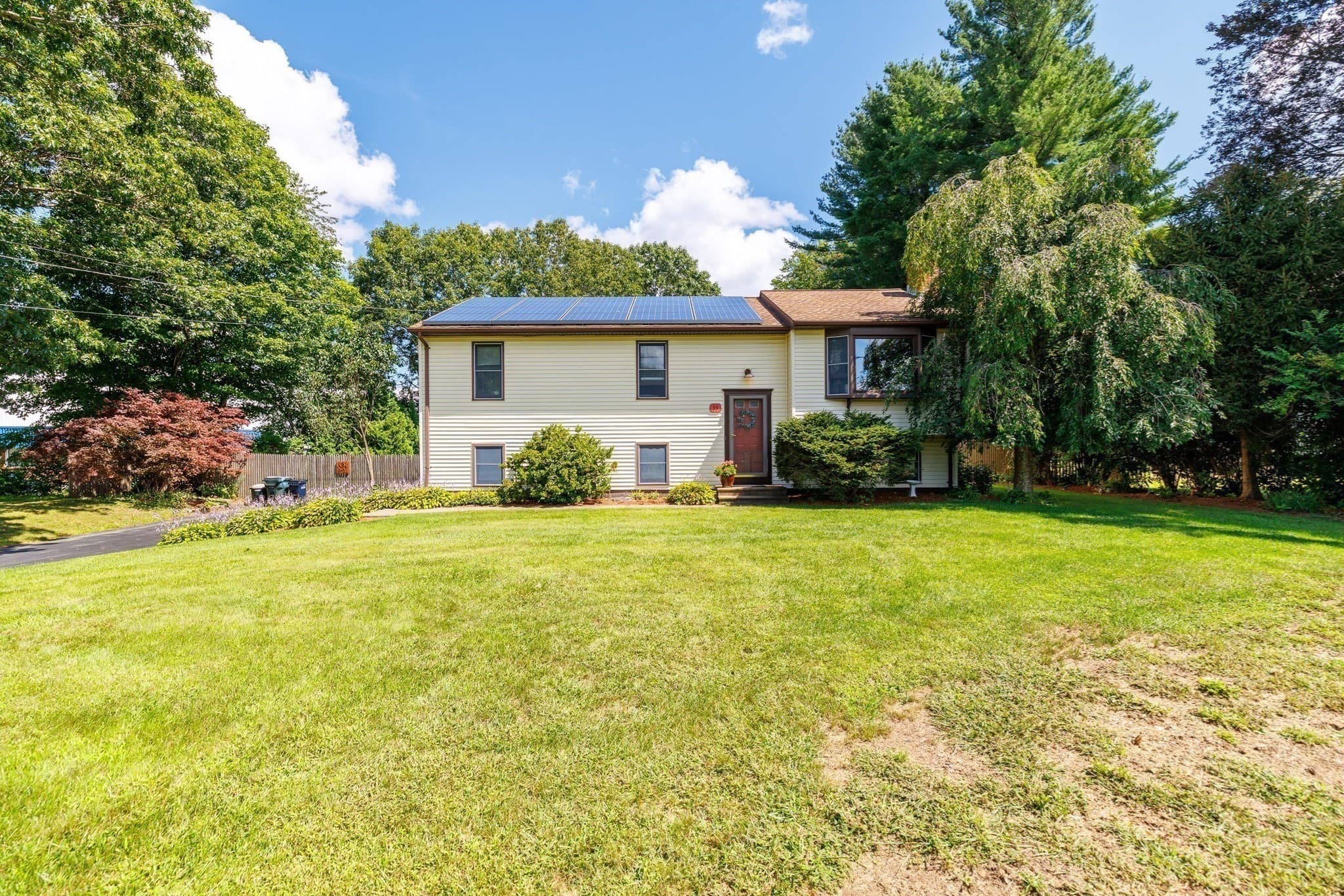 Single Family Residence at 39 Elm St., Auburn MA 01501, Auburn, photo 2 of 42