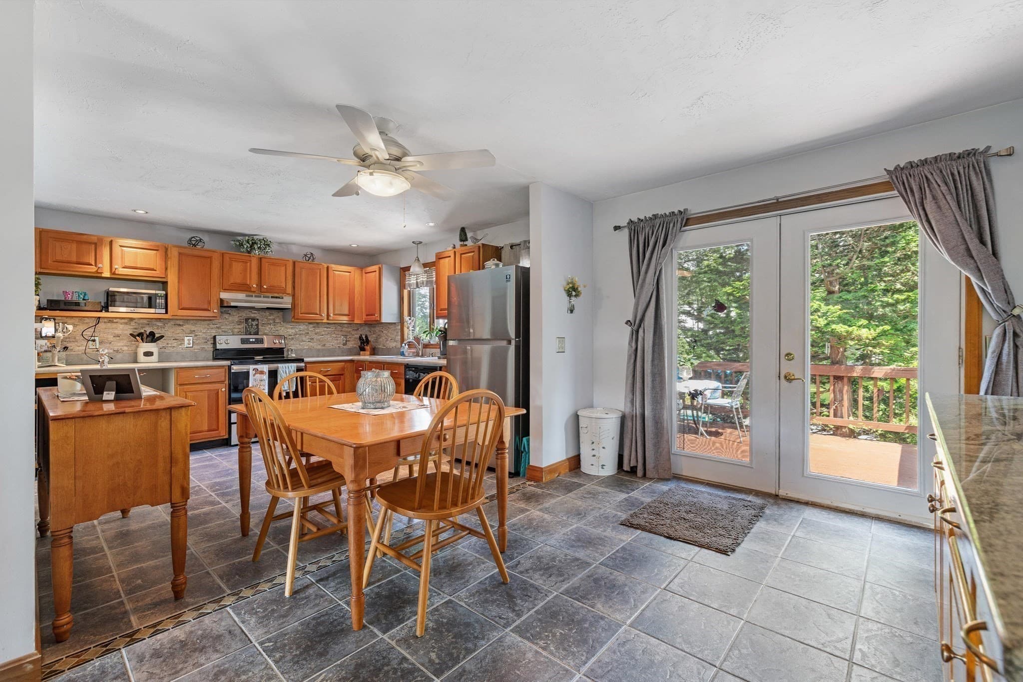Single Family Residence at 39 Elm St., Auburn MA 01501, Auburn, photo 12 of 42