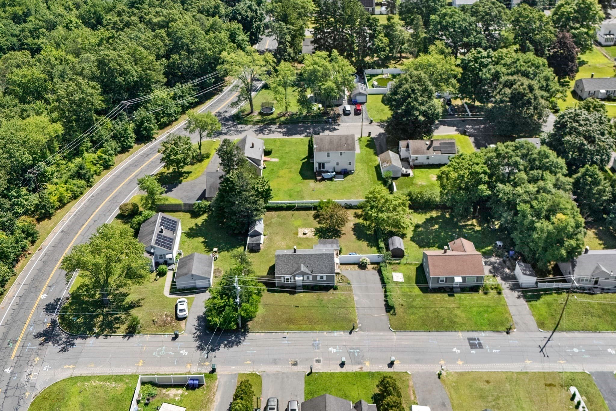 Single Family Residence at 133 Denwall Dr, Springfield MA 01119, Springfield, photo 5 of 27