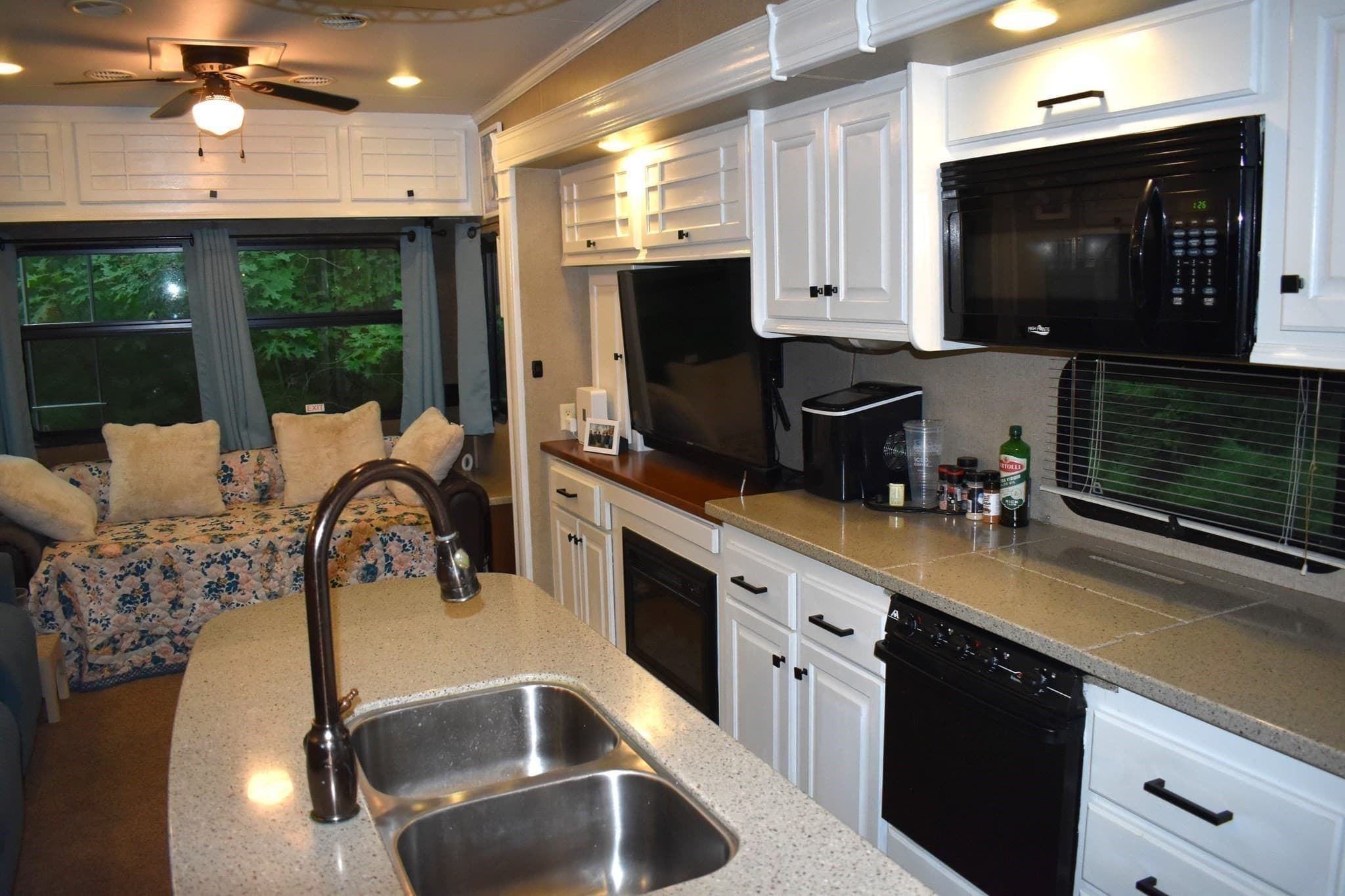 Mobile Home at 33-35 Wareham # 55, Carver MA 02330, photo 9 of 18