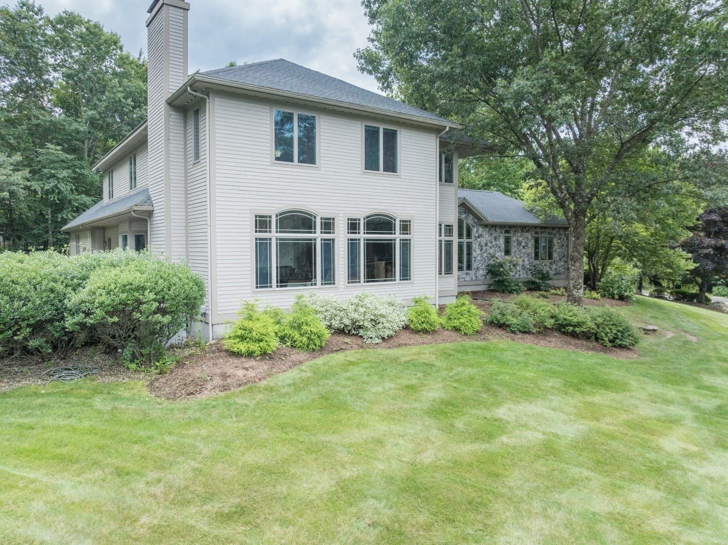 Single Family Residence at 82 Mountain View Dr., Belchertown MA 01007, photo 5 of 42