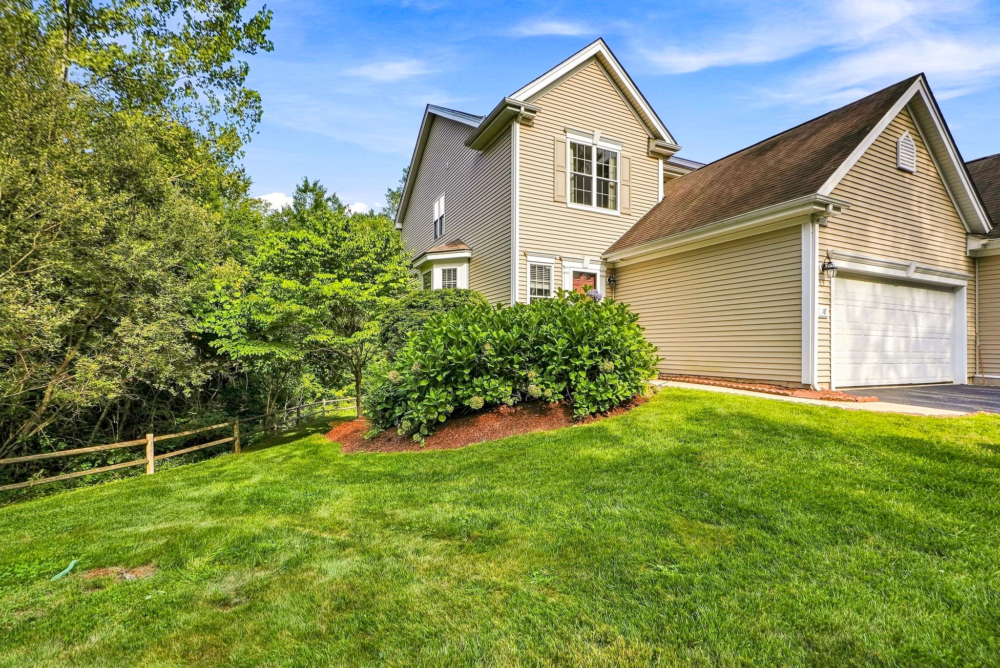 Condominium at 18 Daffodil Ct # 18, Grafton MA 01560, Grafton, photo 2 of 40