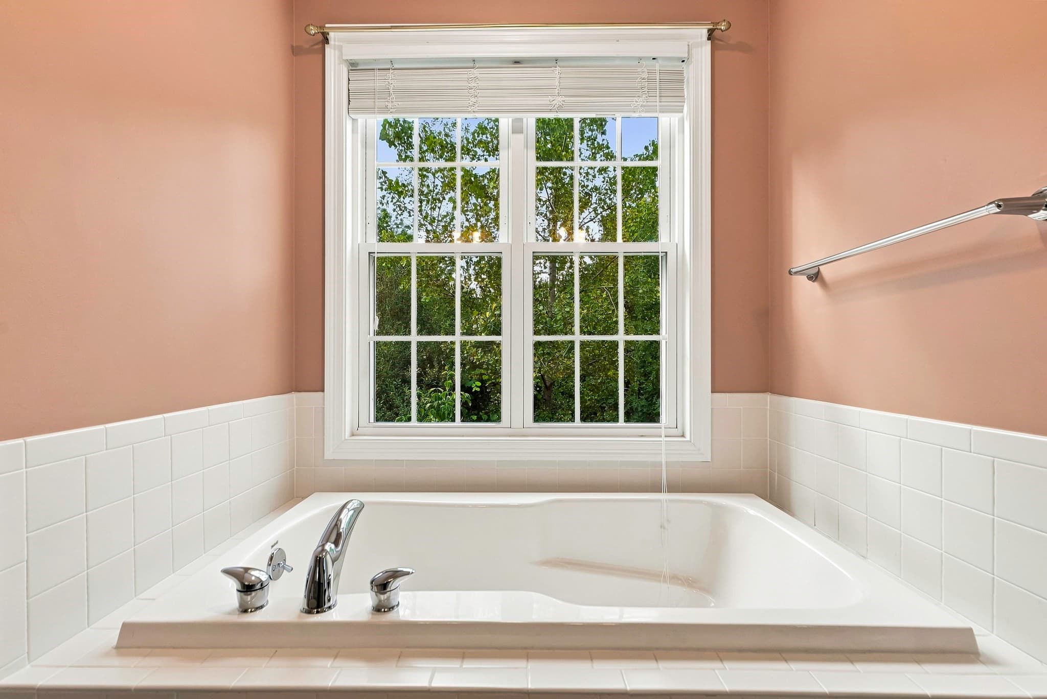 Condominium at 18 Daffodil Ct # 18, Grafton MA 01560, Grafton, photo 25 of 40
