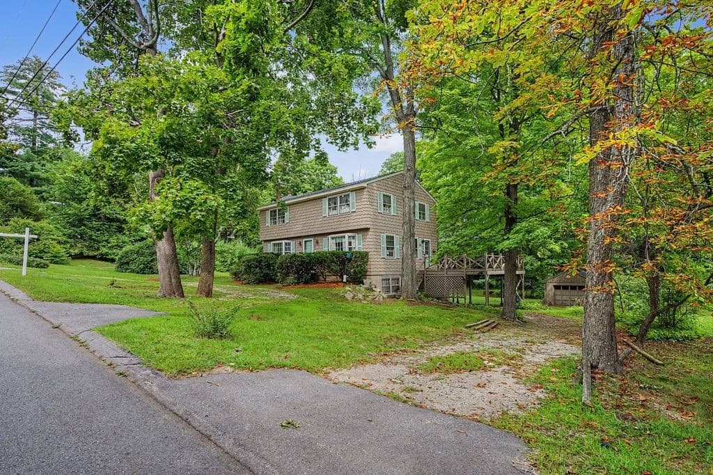 Single Family Residence at 8 Sullivan Avenue, Salem NH 03079, Salem, photo 3 of 41