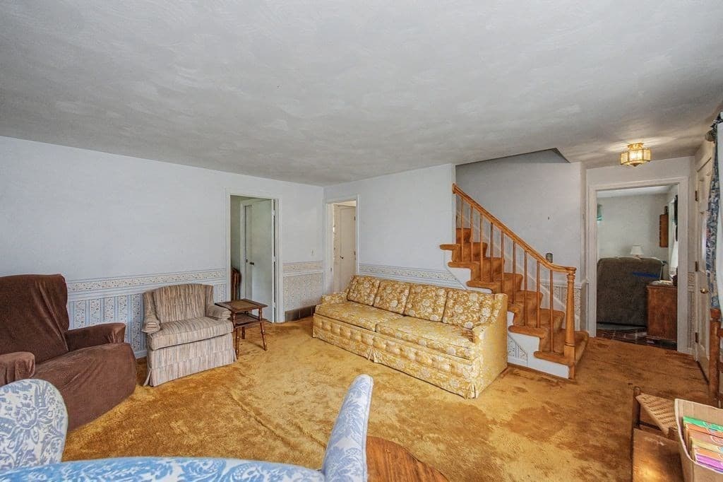 Single Family Residence at 8 Sullivan Avenue, Salem NH 03079, Salem, photo 11 of 41