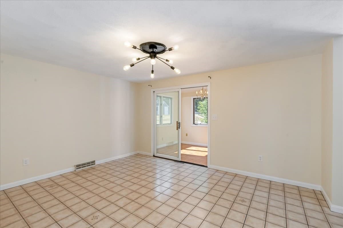 Condex at 14 Jefferey Ln. # 14, Haverhill MA 01832, photo 7 of 30