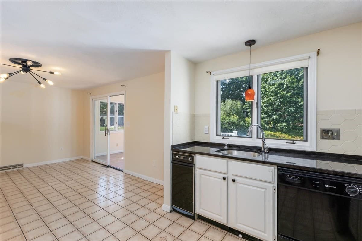 Condex at 14 Jefferey Ln. # 14, Haverhill MA 01832, photo 5 of 30
