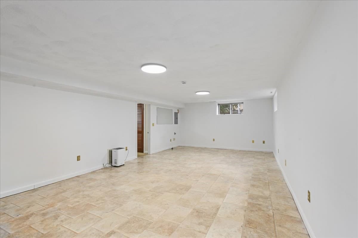 Condex at 14 Jefferey Ln. # 14, Haverhill MA 01832, photo 21 of 30