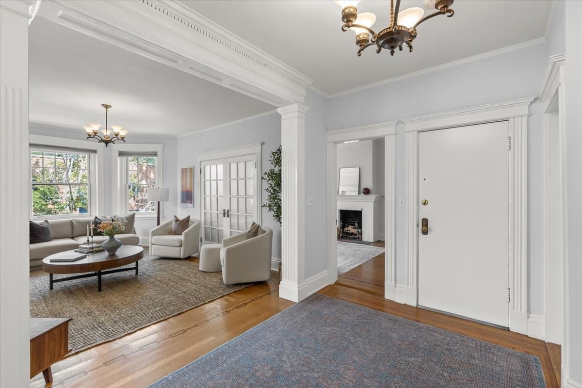 47 Alton Pl # 3, Brookline MA 02446