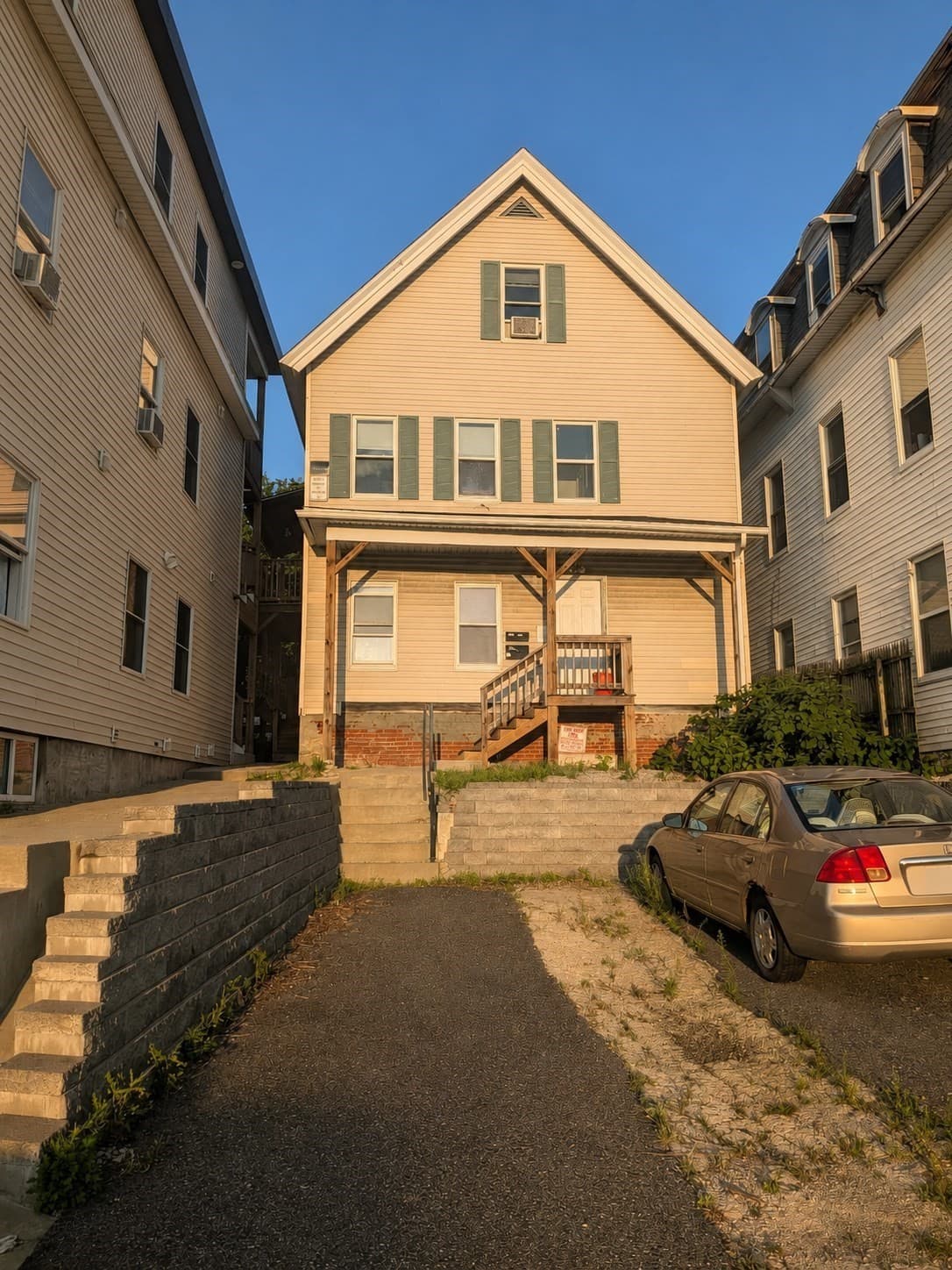 17 Ward St, Worcester MA 01610