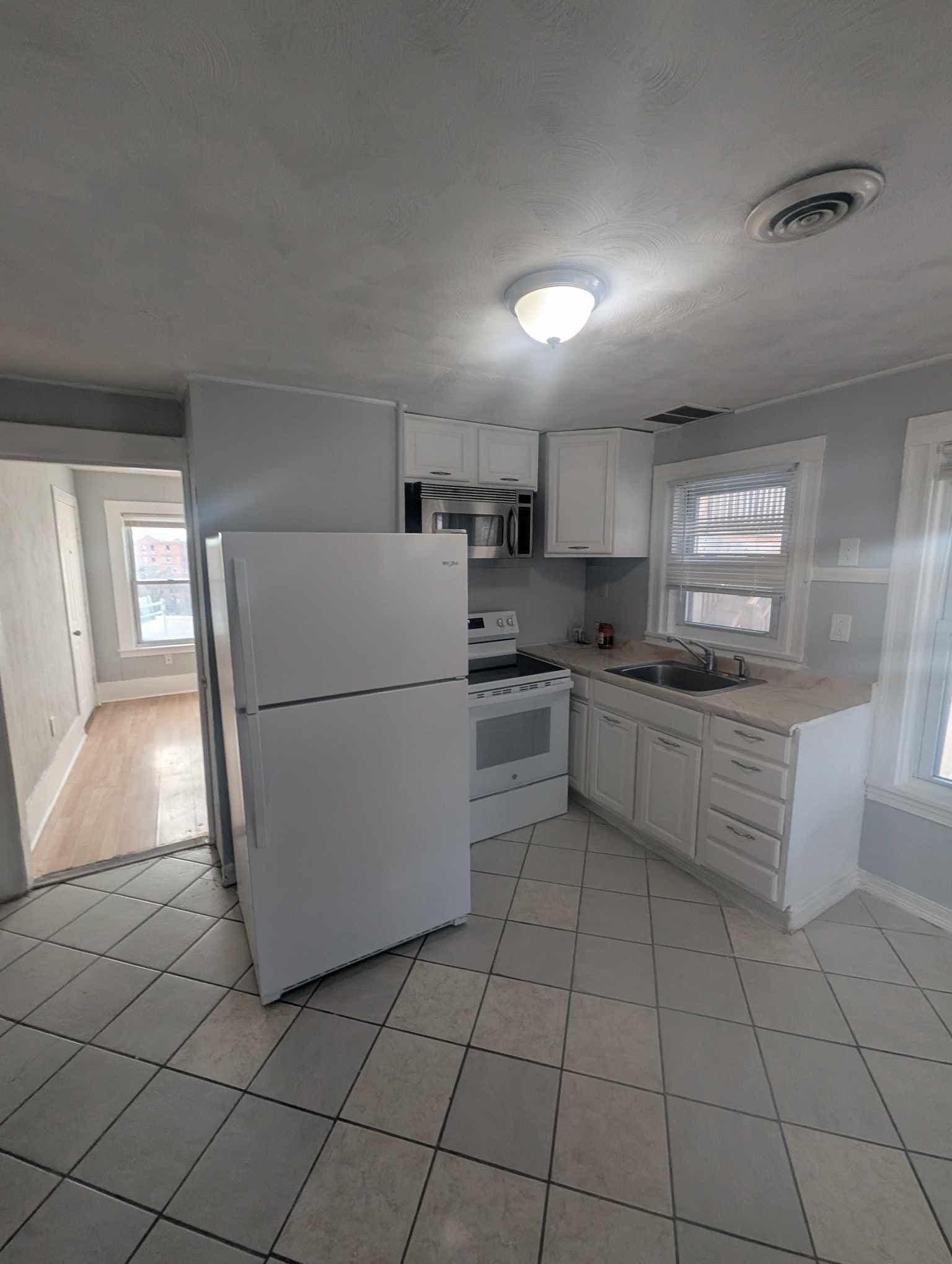 Multi Family at 17 Ward St, Worcester MA 01610, Worcester, photo 8 of 19