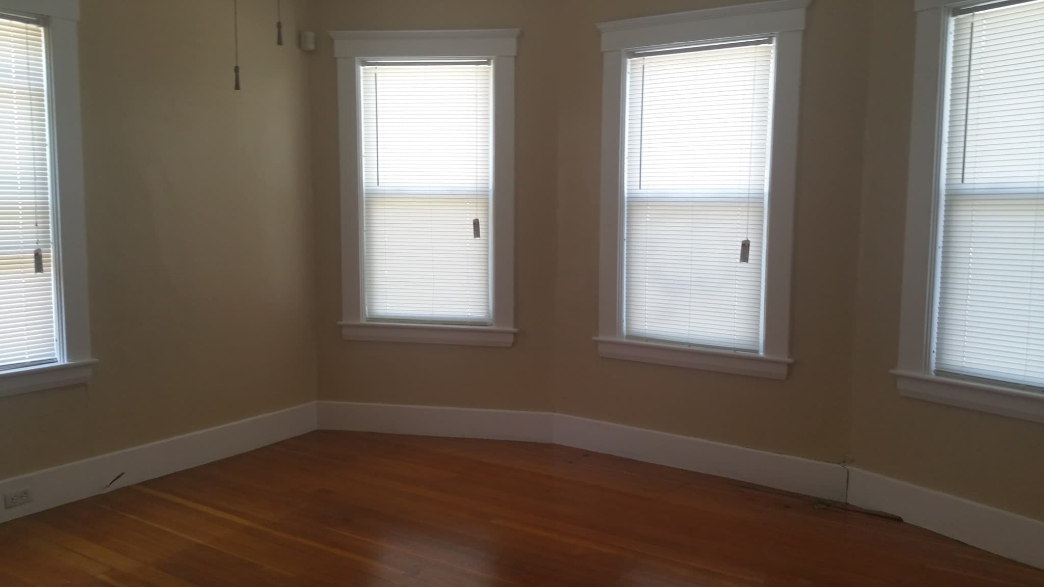 3 Family at 26 Jerome Pl, Leominster MA 01453, Leominster, photo 6 of 39