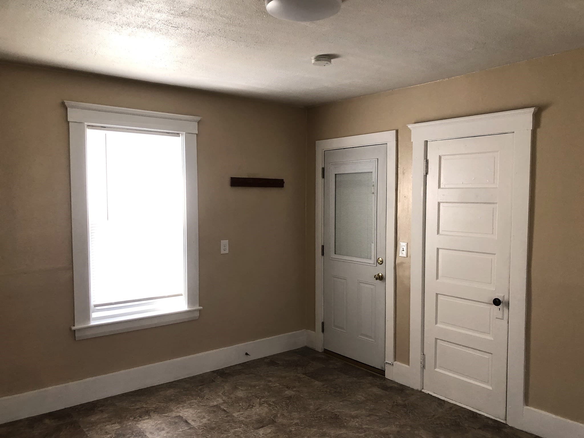 3 Family at 26 Jerome Pl, Leominster MA 01453, Leominster, photo 10 of 39